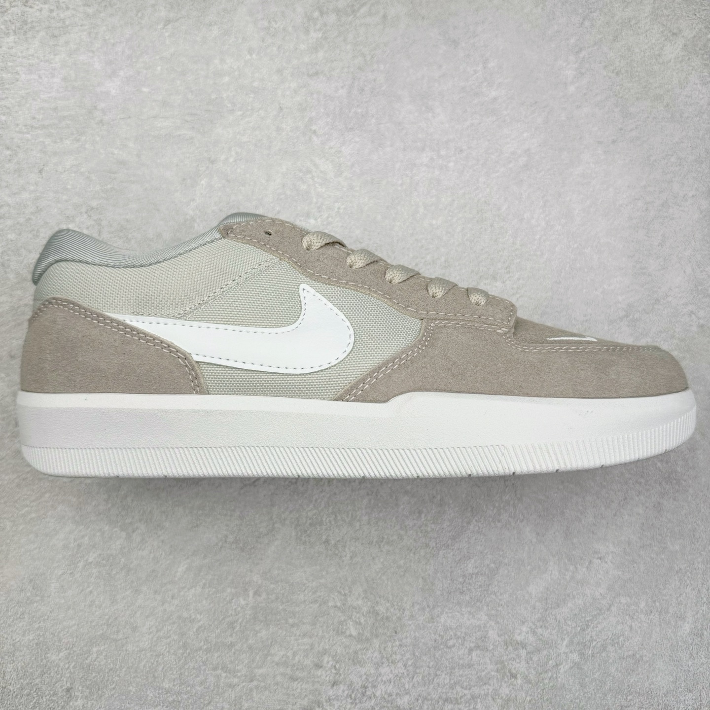 ＃福利特价 NK SB Force 58 空军58系列低帮休闲运动滑板板鞋 鞋面由帆布和麂皮拼接 层次感丰富 搭配硫化外底 耐磨耐穿 鞋舌及中底后跟处饰有SB Logo 表明鞋款身份 采用包边设计 经久耐穿 硫化结构则有效提升灵活性 穿上这款全新推出的创意力作 助你耀动街头 尺码：36 36.5 37.5 38 38.5 39 40 40.5 41 42 42.5 43 44 45-选品中心