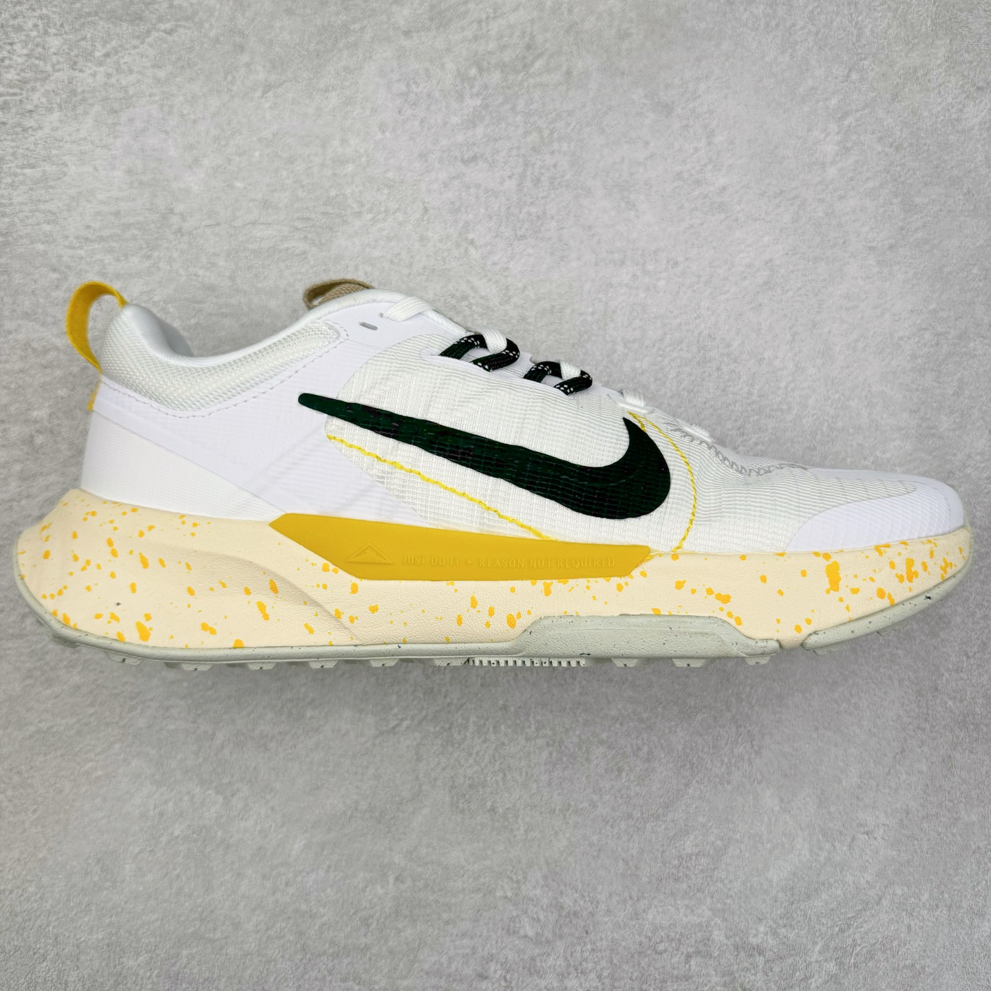 ＃纯原福利 NK Juniper Trail 2 Next Nature 朱尼珀2代系列低帮户外轻量透气休闲运动越野跑鞋 DM0822-101 原楦开发纸版楦型 采用Flywire飞线与鞋带相结合鞋面材质 原楦原纸版数据开发版型 内里嵌入定型海绵 全新缓震EVA科技物料中底 外置防滑耐磨锯齿橡胶大底 缔造稳固脚感 越野跑步鞋支撑力出众 为小径奔跑带来平稳顺畅的迈步体验 助你专注畅跑 鞋面采用耐穿材料 结合鞋底强劲抓地设计 让你在面对崎岖路况时依然能勇往直前 尺码：39 40 40.5 41 42 42.5 43 44 44.5 45-选品中心