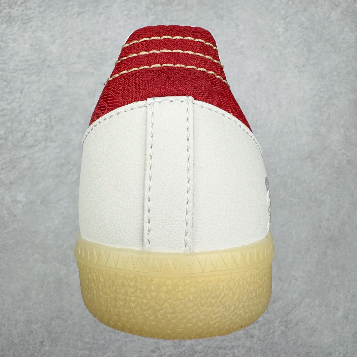 图片[8]-AD Original Samba OG 复古经典轻便板鞋 JQ5976 这款桑巴鞋展示了高质量的工艺 带有装饰的超锁缝制和无缝的手感 柔软、柔软的皮革造型和标志性的3条纹完成了精致的外观 正规合身鞋带 鞋面上有绒面鞋垫 橡胶鞋底 享受正畸套筒软感 自50年代首次亮相以来就一直在赢得粉丝的青睐 尺码：36 36.5 37.5 38 38.5 39 40 40.5 41 42 42.5 43 44 44.5 45-选品中心