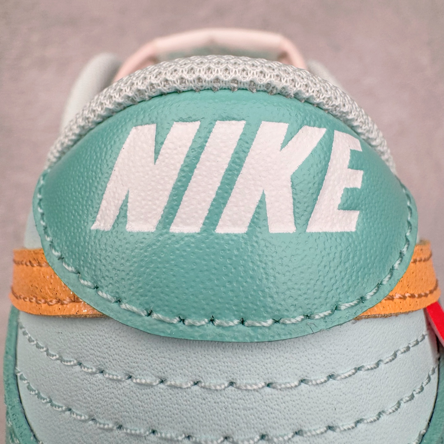 图片[16]-＃YC纯原 NK Dunk Low 遇见神鹿 BW1220-003 定制系列天花板 无原鞋不开发 全系列得物原鞋一比一校对开发 配色持续更新中 终端对接 优势输出 全套原厂楦头原纸板数据档案倾力打造 原汁原味莞产 极致还原 圈内最强针车工艺 高端零售指定版 广东原厂配套原盒原标 鞋盒分三个尺码段 原厂冲刀 超高清洁度 全鞋零毛边皮料切割 采用原厂百宏鞋带以及原厂百宏织唛舌标 内标可供原厂几率过验 进口原装条纹中底布 四线拉帮白色点胶 原厂拉帮手法遵循公司 原厂电绣 极致还原 尺码：36 36.5 37.5 38 38.5 39 40 40.5 41 42 42.5 43 44 44.5 45 46-选品中心