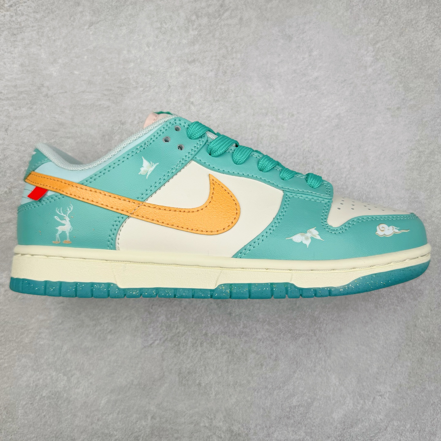 ＃YC纯原 NK Dunk Low 遇见神鹿 BW1220-003 定制系列天花板 无原鞋不开发 全系列得物原鞋一比一校对开发 配色持续更新中 终端对接 优势输出 全套原厂楦头原纸板数据档案倾力打造 原汁原味莞产 极致还原 圈内最强针车工艺 高端零售指定版 广东原厂配套原盒原标 鞋盒分三个尺码段 原厂冲刀 超高清洁度 全鞋零毛边皮料切割 采用原厂百宏鞋带以及原厂百宏织唛舌标 内标可供原厂几率过验 进口原装条纹中底布 四线拉帮白色点胶 原厂拉帮手法遵循公司 原厂电绣 极致还原 尺码：36 36.5 37.5 38 38.5 39 40 40.5 41 42 42.5 43 44 44.5 45 46-选品中心