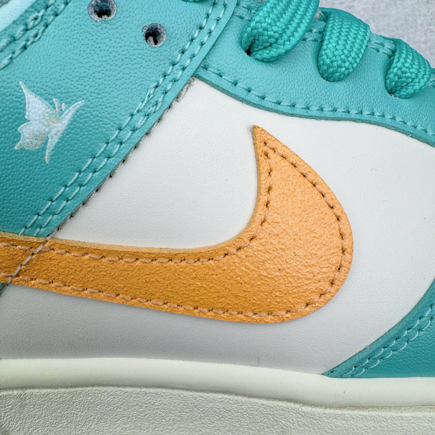 图片[20]-＃YC纯原 NK Dunk Low 遇见神鹿 BW1220-003 定制系列天花板 无原鞋不开发 全系列得物原鞋一比一校对开发 配色持续更新中 终端对接 优势输出 全套原厂楦头原纸板数据档案倾力打造 原汁原味莞产 极致还原 圈内最强针车工艺 高端零售指定版 广东原厂配套原盒原标 鞋盒分三个尺码段 原厂冲刀 超高清洁度 全鞋零毛边皮料切割 采用原厂百宏鞋带以及原厂百宏织唛舌标 内标可供原厂几率过验 进口原装条纹中底布 四线拉帮白色点胶 原厂拉帮手法遵循公司 原厂电绣 极致还原 尺码：36 36.5 37.5 38 38.5 39 40 40.5 41 42 42.5 43 44 44.5 45 46-选品中心