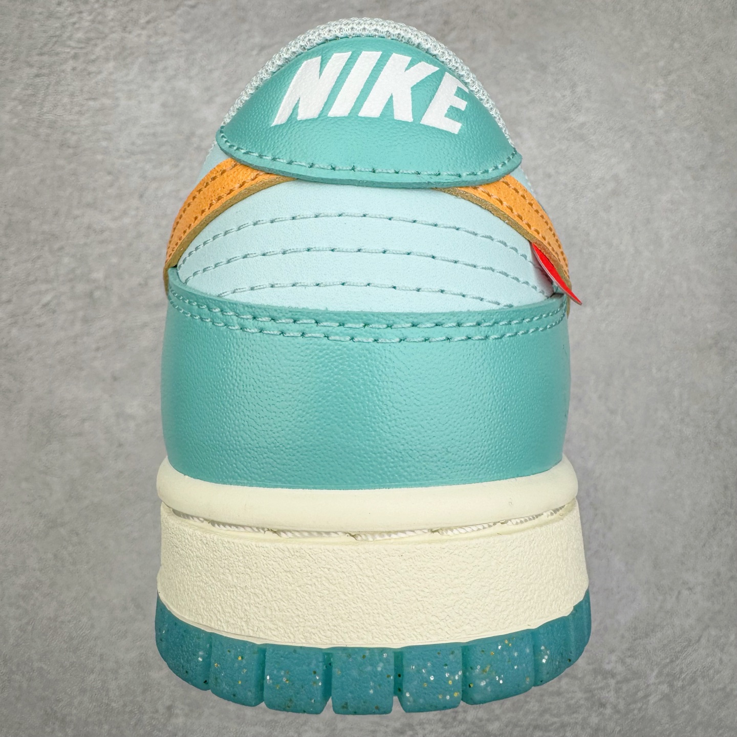 图片[8]-＃YC纯原 NK Dunk Low 遇见神鹿 BW1220-003 定制系列天花板 无原鞋不开发 全系列得物原鞋一比一校对开发 配色持续更新中 终端对接 优势输出 全套原厂楦头原纸板数据档案倾力打造 原汁原味莞产 极致还原 圈内最强针车工艺 高端零售指定版 广东原厂配套原盒原标 鞋盒分三个尺码段 原厂冲刀 超高清洁度 全鞋零毛边皮料切割 采用原厂百宏鞋带以及原厂百宏织唛舌标 内标可供原厂几率过验 进口原装条纹中底布 四线拉帮白色点胶 原厂拉帮手法遵循公司 原厂电绣 极致还原 尺码：36 36.5 37.5 38 38.5 39 40 40.5 41 42 42.5 43 44 44.5 45 46-选品中心