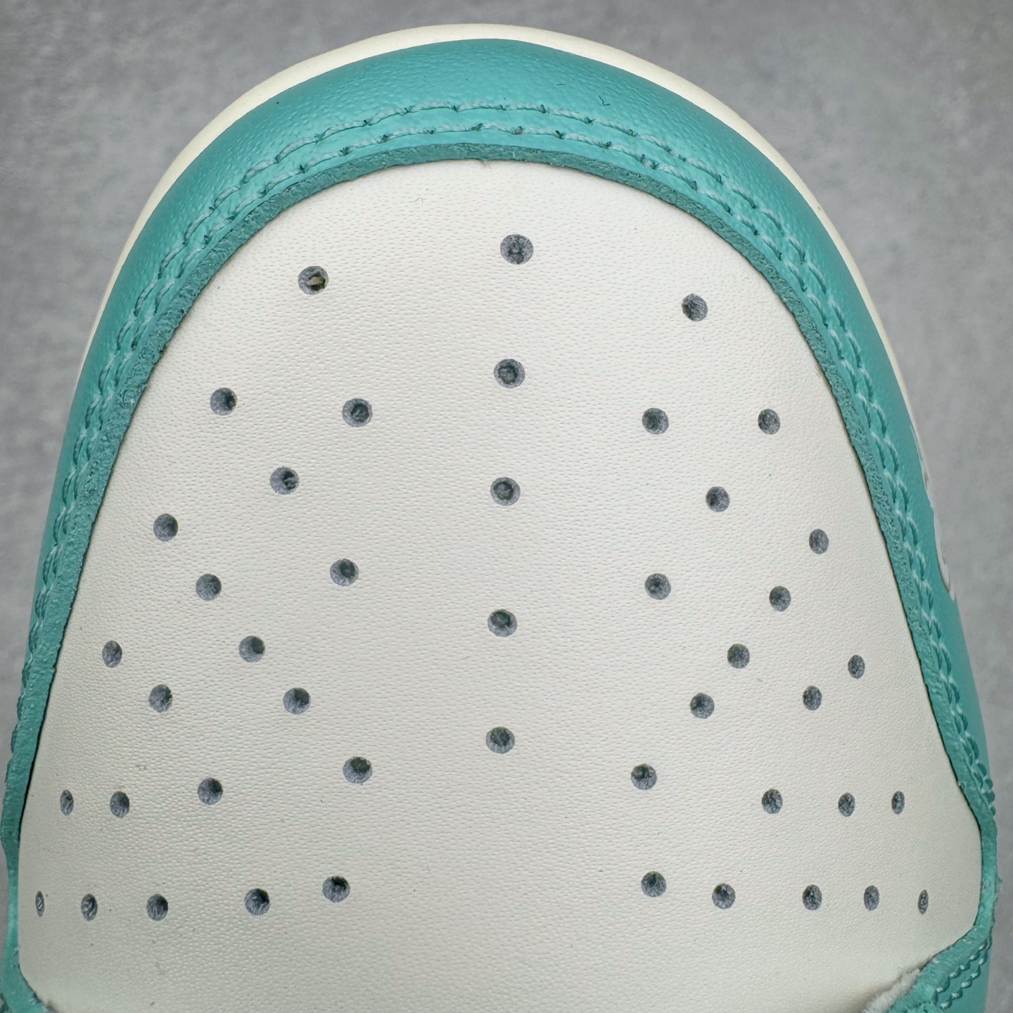 图片[15]-＃YC纯原 NK Dunk Low 遇见神鹿 BW1220-003 定制系列天花板 无原鞋不开发 全系列得物原鞋一比一校对开发 配色持续更新中 终端对接 优势输出 全套原厂楦头原纸板数据档案倾力打造 原汁原味莞产 极致还原 圈内最强针车工艺 高端零售指定版 广东原厂配套原盒原标 鞋盒分三个尺码段 原厂冲刀 超高清洁度 全鞋零毛边皮料切割 采用原厂百宏鞋带以及原厂百宏织唛舌标 内标可供原厂几率过验 进口原装条纹中底布 四线拉帮白色点胶 原厂拉帮手法遵循公司 原厂电绣 极致还原 尺码：36 36.5 37.5 38 38.5 39 40 40.5 41 42 42.5 43 44 44.5 45 46-选品中心