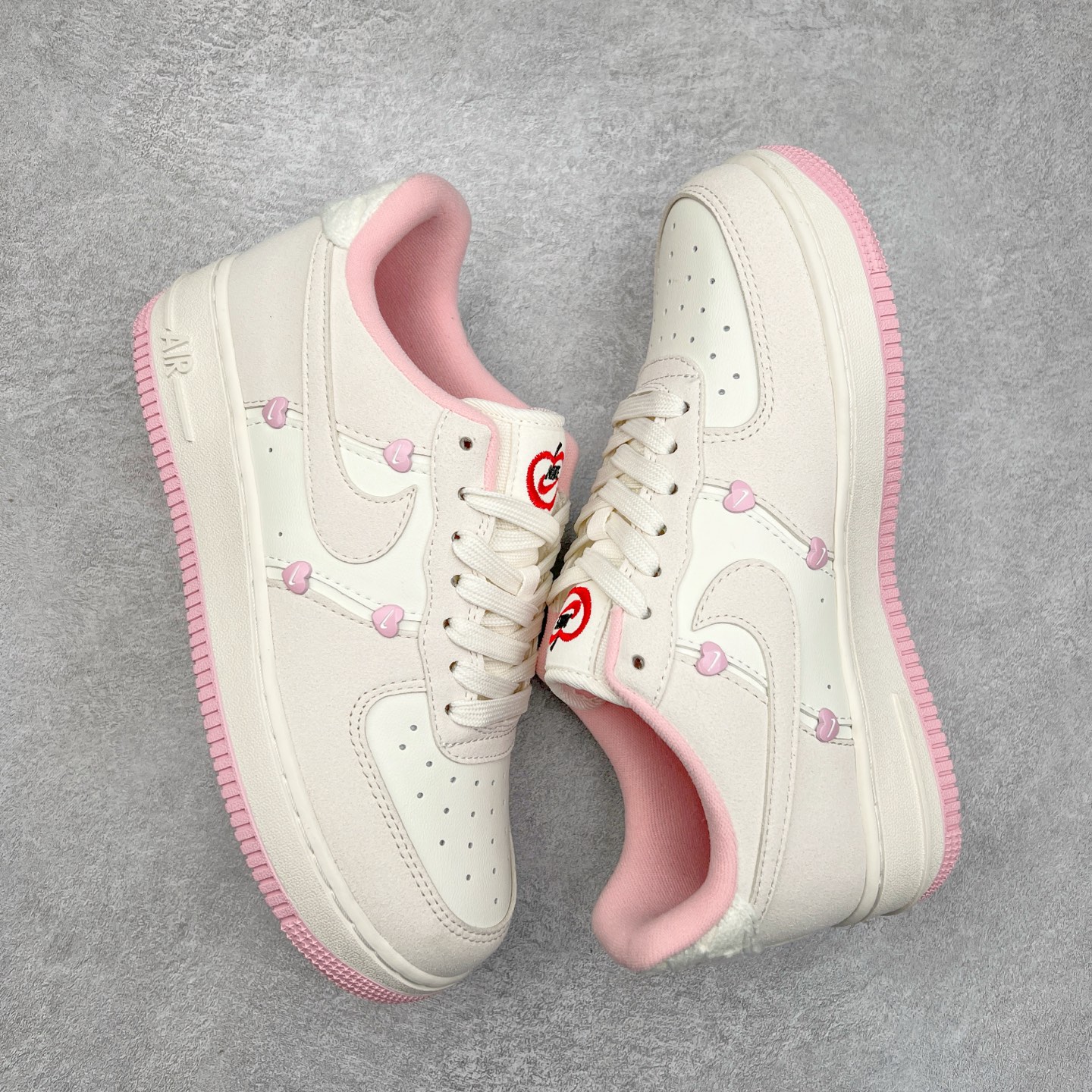 ＃福利特价‼️
NK Air Force 1 07 空军一号经典低帮板鞋 情人节米白粉 HV5992-1