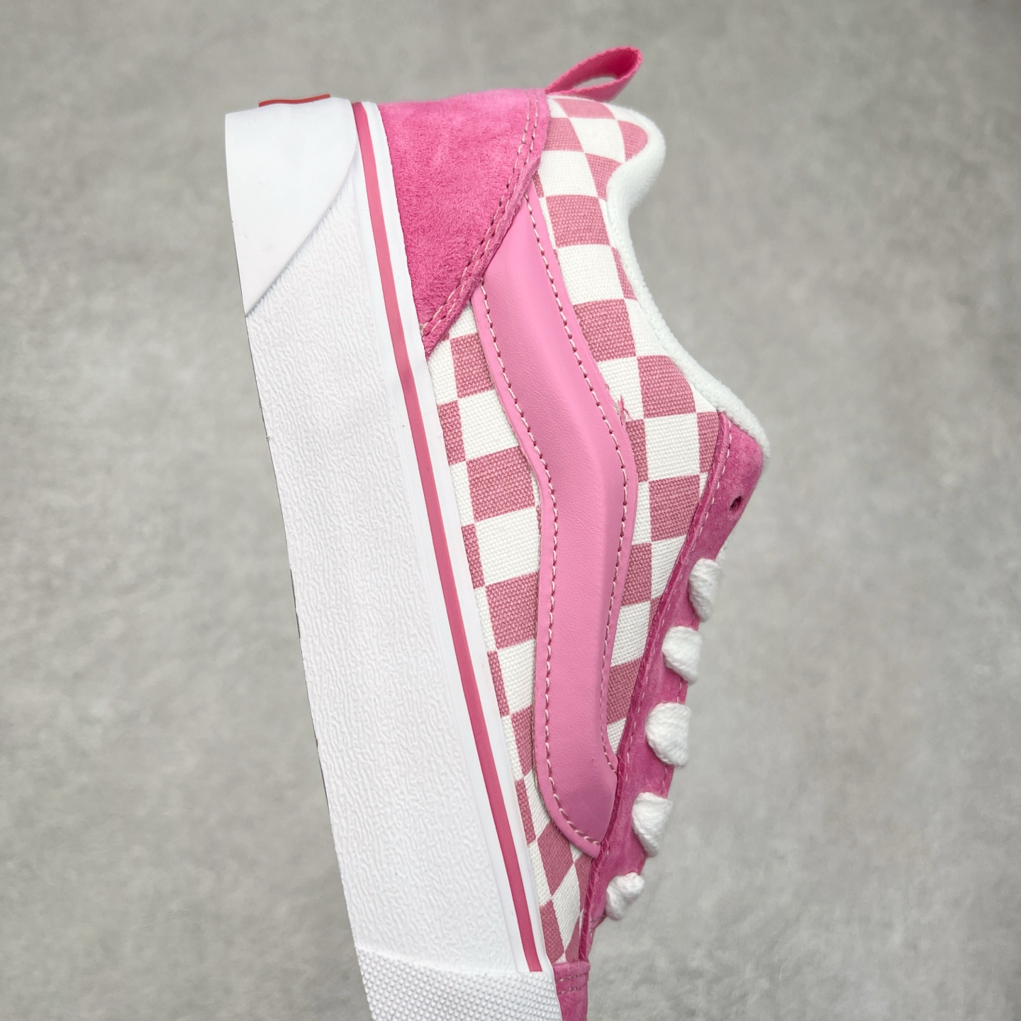 图片[6]-Vans Knu Skool 面包鞋 范斯官方 复古休闲帆布硫化鞋 减龄可爱蜜桃黑火龙果 春日出街必备 尺码：35 36 36.5 37 38 38.5 39 40 40.5 41 42 42.5 43 44 45 工艺：硫化1：1（重量1：1、真标、原钢印、材质标、鞋型标、合格证）-选品中心