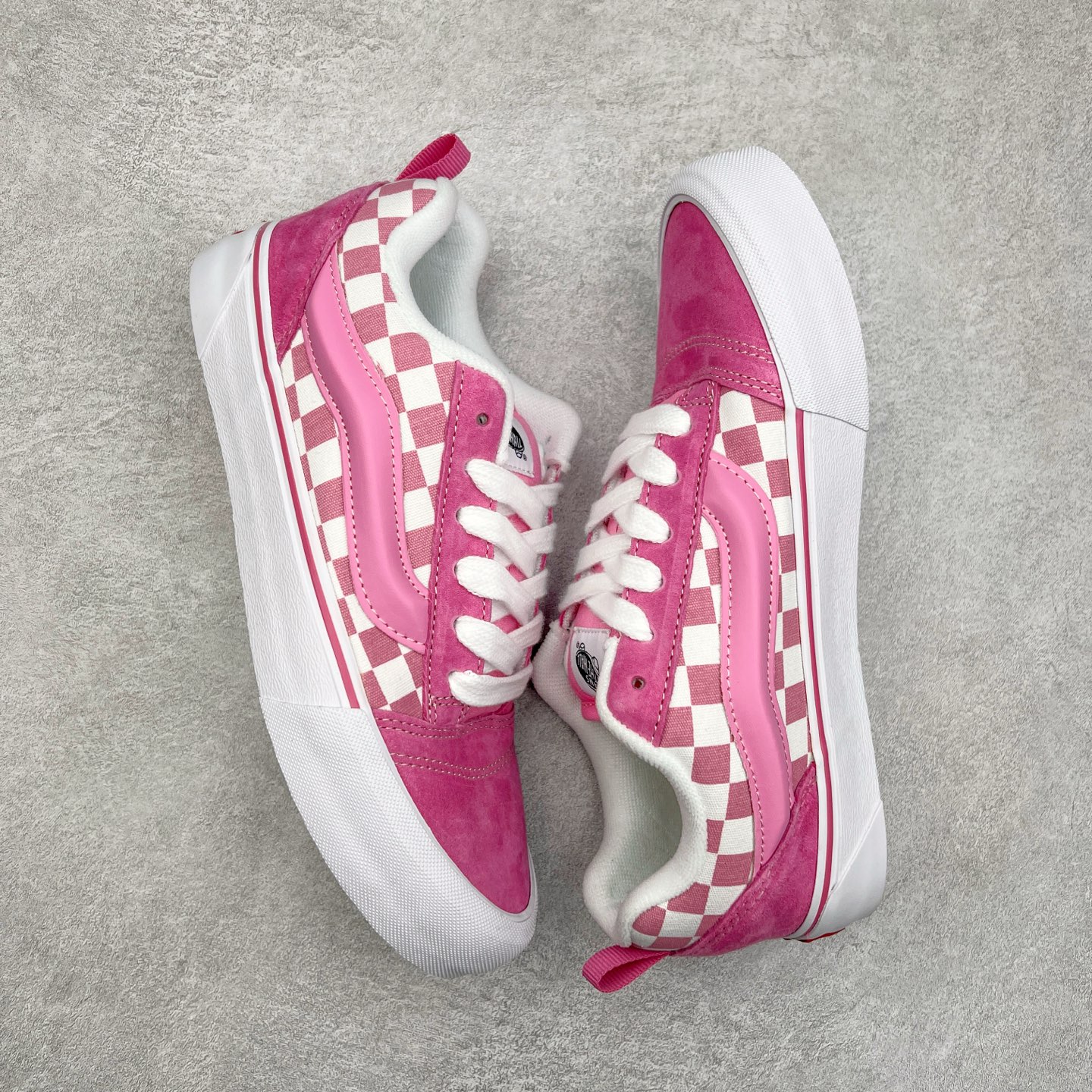 图片[3]-Vans Knu Skool 面包鞋 范斯官方 复古休闲帆布硫化鞋 减龄可爱蜜桃黑火龙果 春日出街必备 尺码：35 36 36.5 37 38 38.5 39 40 40.5 41 42 42.5 43 44 45 工艺：硫化1：1（重量1：1、真标、原钢印、材质标、鞋型标、合格证）-选品中心