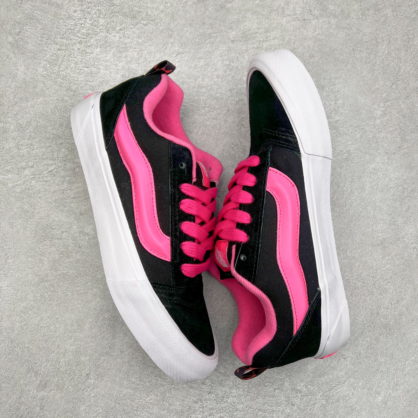 图片[3]-Vans Knu Skool 面包鞋 范斯官方 复古休闲帆布硫化鞋 减龄可爱蜜桃黑火龙果 春日出街必备 尺码：35 36 36.5 37 38 38.5 39 40 40.5 41 42 42.5 43 44 45 工艺：硫化1：1（重量1：1、真标、原钢印、材质标、鞋型标、合格证）-选品中心