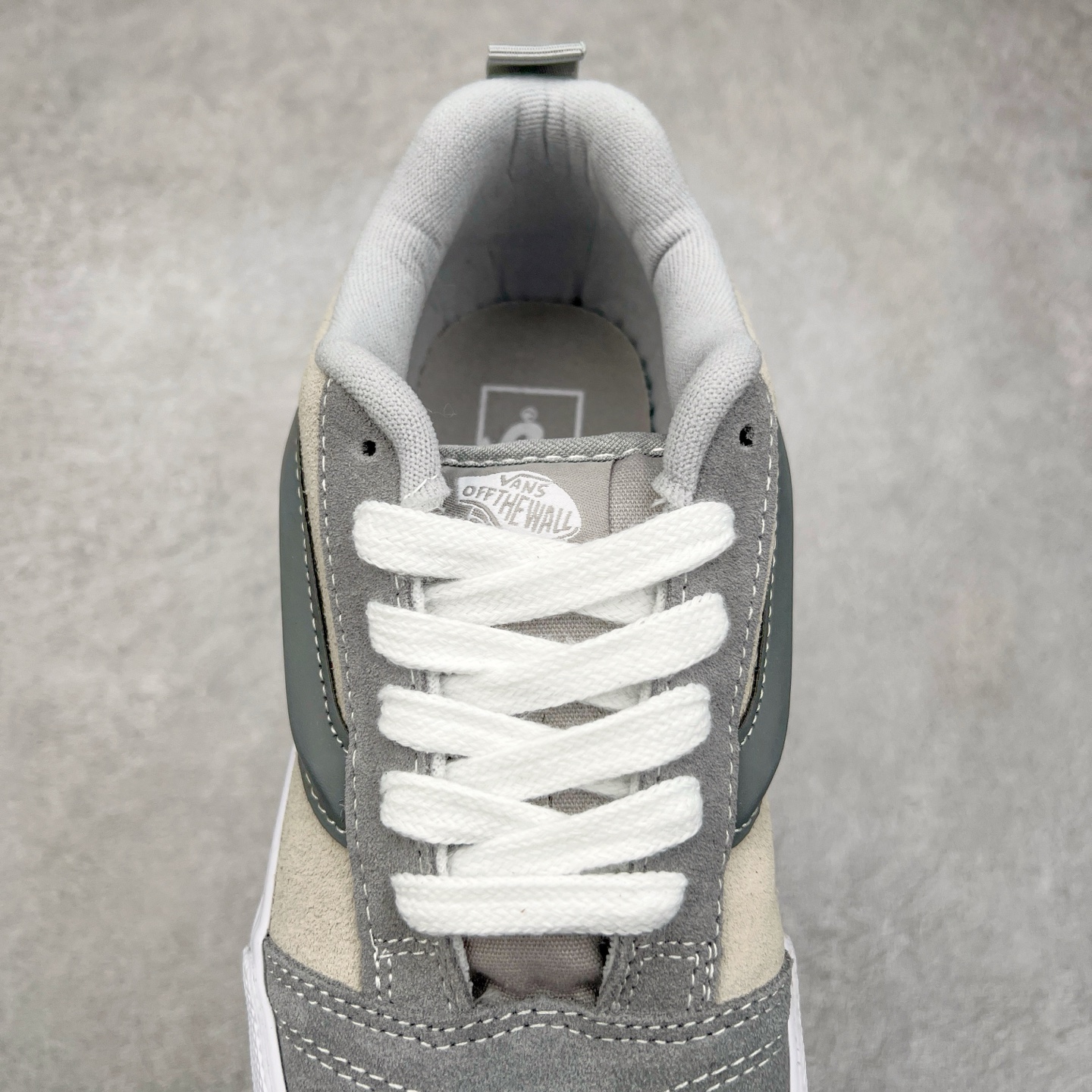 图片[5]-Vans Knu Skool 面包鞋 范斯官方 复古休闲帆布硫化鞋 减龄可爱蜜桃黑火龙果 春日出街必备 尺码：35 36 36.5 37 38 38.5 39 40 40.5 41 42 42.5 43 44 45 工艺：硫化1：1（重量1：1、真标、原钢印、材质标、鞋型标、合格证）-选品中心