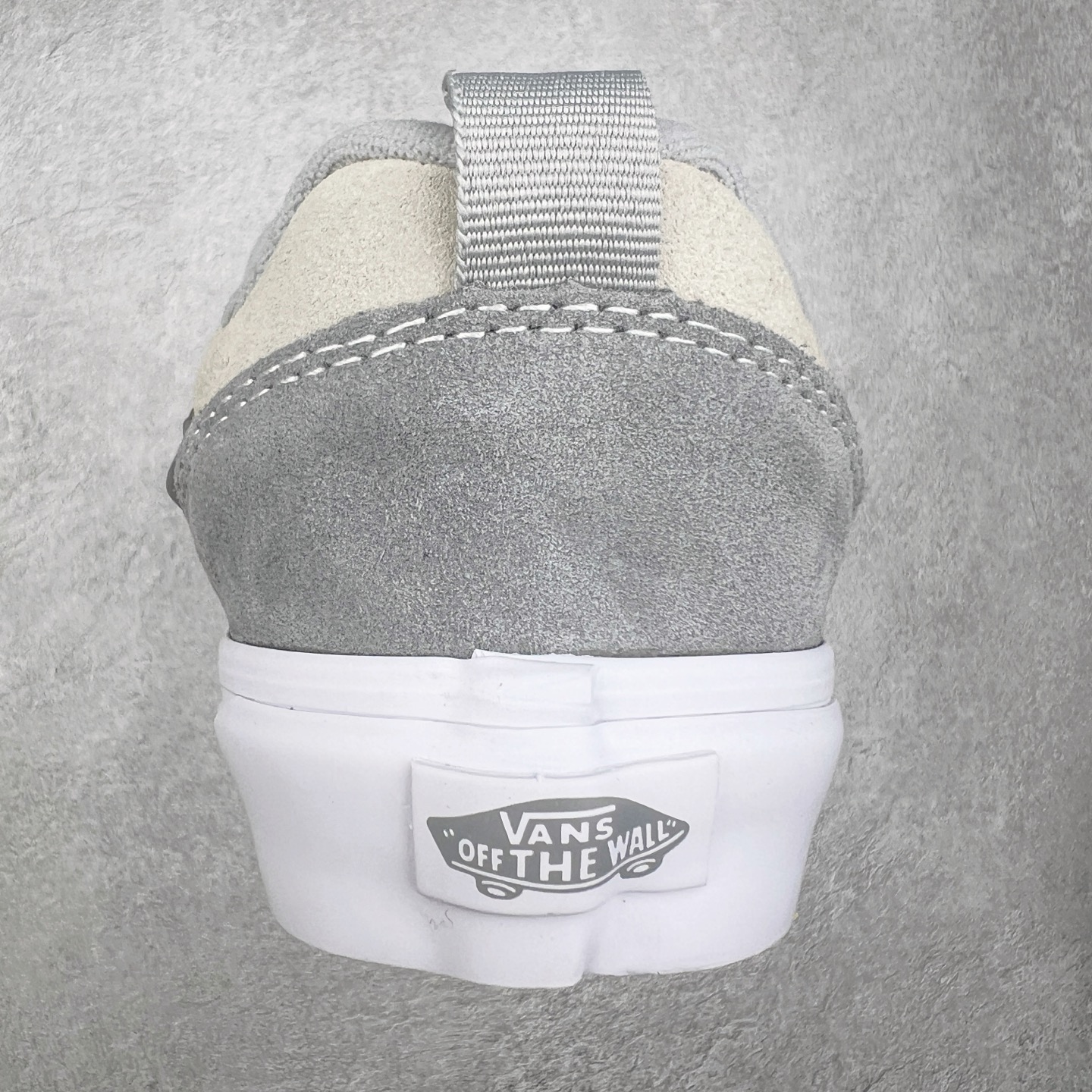 图片[8]-Vans Knu Skool 面包鞋 范斯官方 复古休闲帆布硫化鞋 减龄可爱蜜桃黑火龙果 春日出街必备 尺码：35 36 36.5 37 38 38.5 39 40 40.5 41 42 42.5 43 44 45 工艺：硫化1：1（重量1：1、真标、原钢印、材质标、鞋型标、合格证）-选品中心