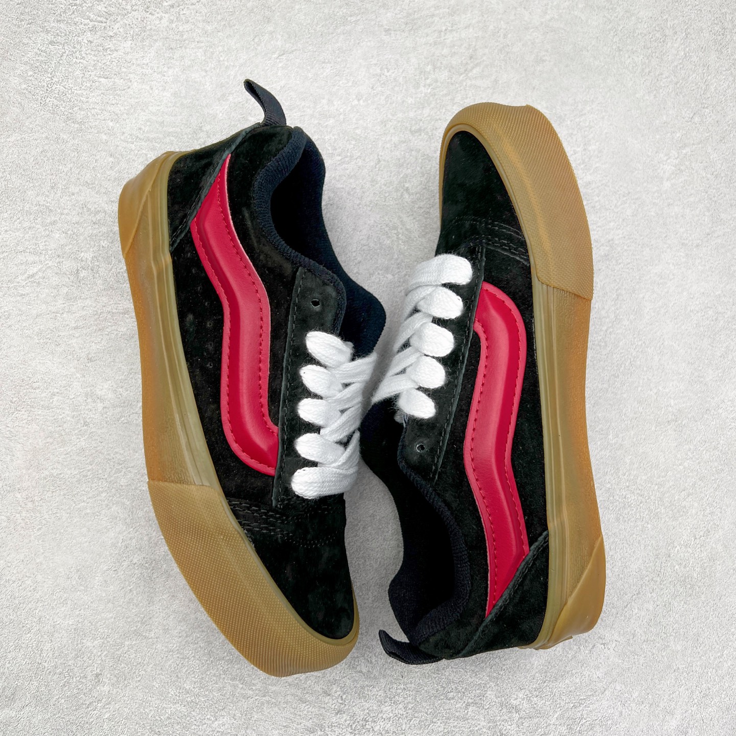 图片[3]-Vans Knu Skool 面包鞋 范斯官方 复古休闲帆布硫化鞋 减龄可爱蜜桃黑火龙果 春日出街必备 尺码：35 36 36.5 37 38 38.5 39 40 40.5 41 42 42.5 43 44 45 工艺：硫化1：1（重量1：1、真标、原钢印、材质标、鞋型标、合格证）-选品中心