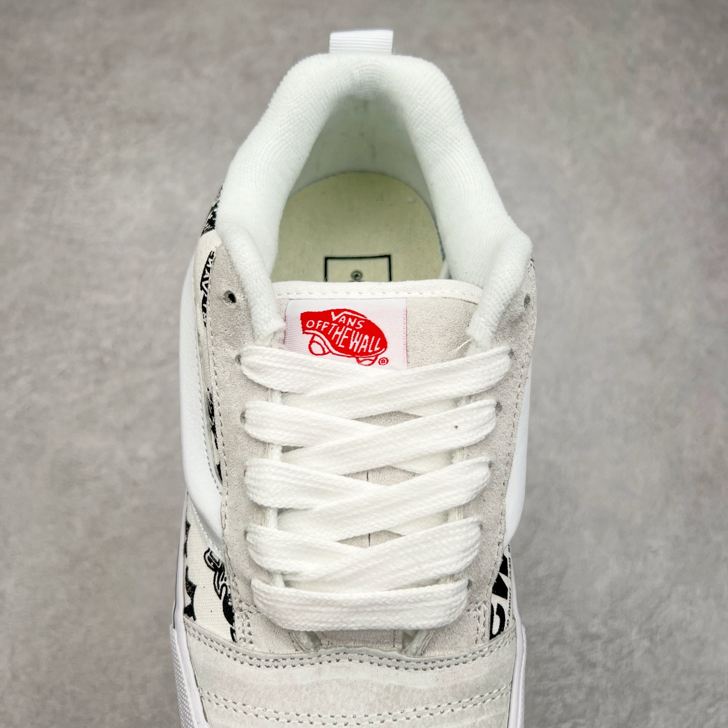 图片[5]-Vans Knu Skool 面包鞋 范斯官方 复古休闲帆布硫化鞋 减龄可爱蜜桃黑火龙果 春日出街必备 尺码：35 36 36.5 37 38 38.5 39 40 40.5 41 42 42.5 43 44 45 工艺：硫化1：1（重量1：1、真标、原钢印、材质标、鞋型标、合格证）-选品中心