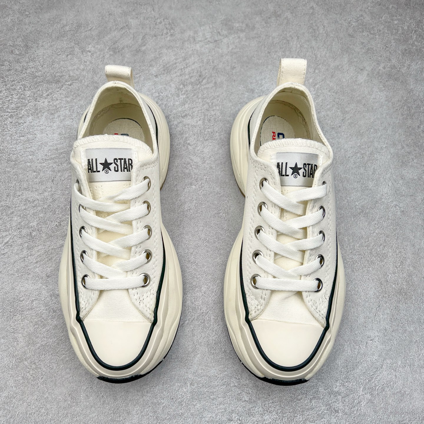 图片[2]-CONVERSE匡威日系SURGETRAINER REACT2.0 复刻大厚底 轻量化升級⁡摆脱重量负担的大厚底完全是夸张复古厚底像是注入跑鞋灵魂，鞋侧的立体All Star标识更是点睛之笔，升級 REACT 2.0 增厚緩震鞋垫- 柔软橡胶鞋底，全新ALL STAR R SARGETRA感觉之前的底更好看诶现在就是普通老爹鞋的厚底造型 尺码：35 36 36.5 37 37.5 38 39 39.5 40 41 41.5 42 42.5 43 44-选品中心