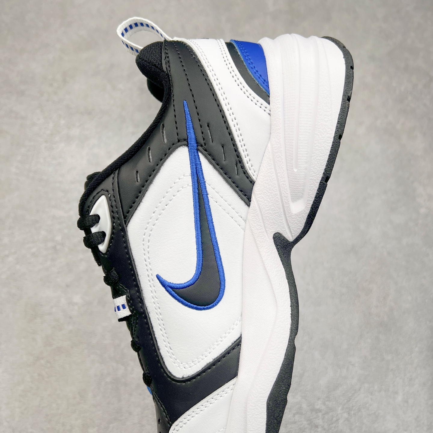 图片[7]-NK Air Monarch IV M2K Tekno 复古运动老爹鞋 正确原楦开发版型 内置Air气垫版本 细节完美还原 复古潮流优质皮革打造鞋面 夸张流线极符 风靡老爹元素 外形延续当下潮流得未来感老爹鞋 设计干净配色风格也带有浓郁的复古感受 极为独特 货号：415445-002 尺码：36 36.5 37.5 38 38.5 39 40 40.5 41 42 42.5 43 44 44.5 45-选品中心