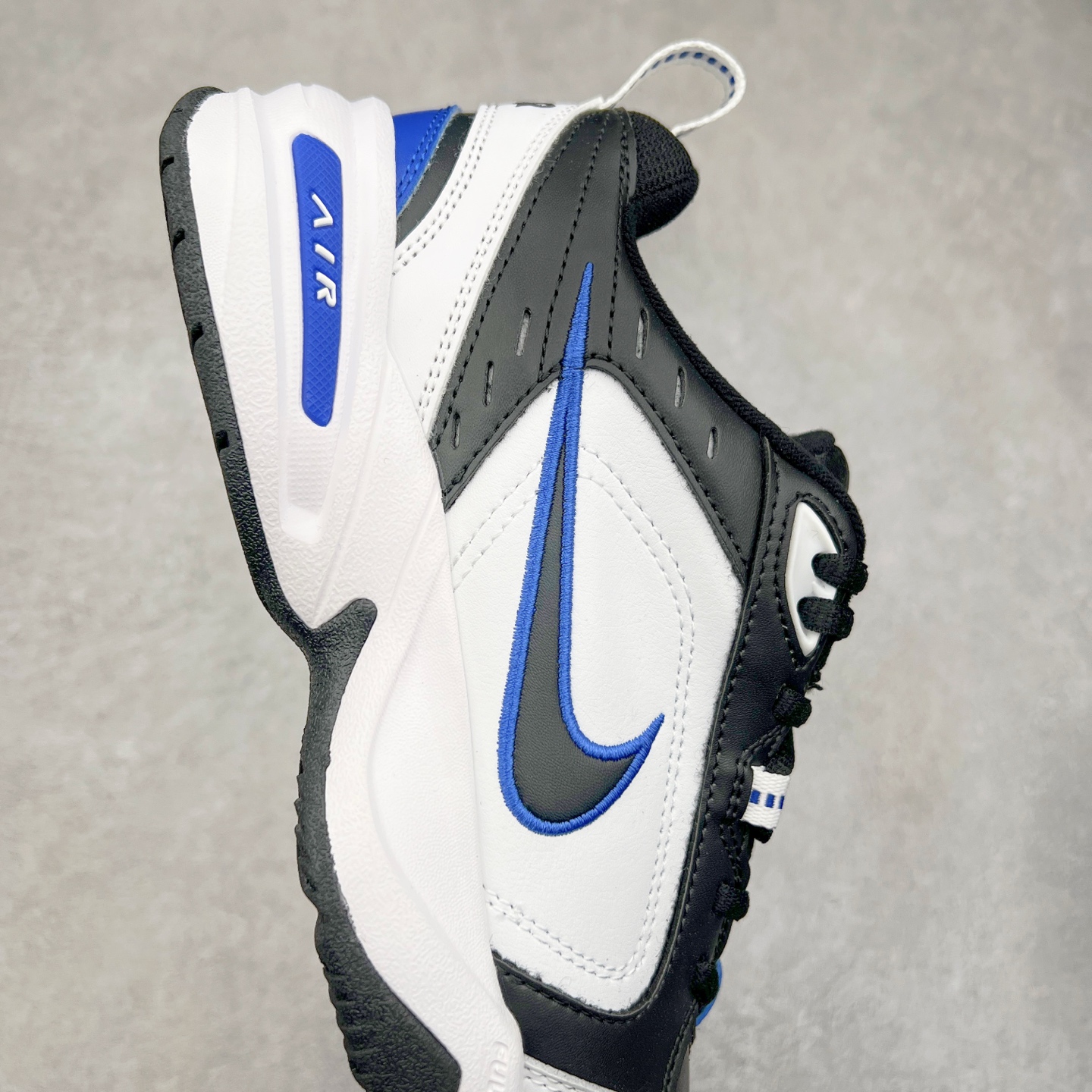 图片[6]-NK Air Monarch IV M2K Tekno 复古运动老爹鞋 正确原楦开发版型 内置Air气垫版本 细节完美还原 复古潮流优质皮革打造鞋面 夸张流线极符 风靡老爹元素 外形延续当下潮流得未来感老爹鞋 设计干净配色风格也带有浓郁的复古感受 极为独特 货号：415445-002 尺码：36 36.5 37.5 38 38.5 39 40 40.5 41 42 42.5 43 44 44.5 45-选品中心