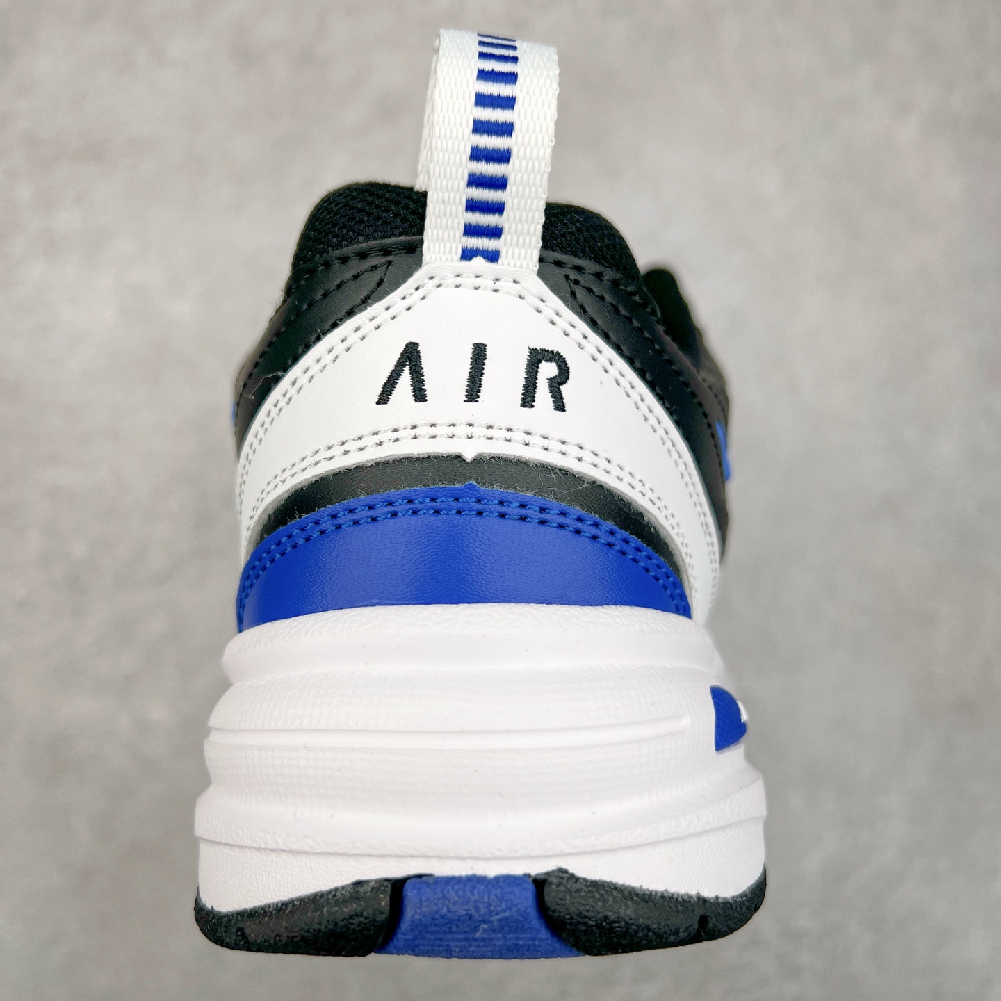 图片[8]-NK Air Monarch IV M2K Tekno 复古运动老爹鞋 正确原楦开发版型 内置Air气垫版本 细节完美还原 复古潮流优质皮革打造鞋面 夸张流线极符 风靡老爹元素 外形延续当下潮流得未来感老爹鞋 设计干净配色风格也带有浓郁的复古感受 极为独特 货号：415445-002 尺码：36 36.5 37.5 38 38.5 39 40 40.5 41 42 42.5 43 44 44.5 45-选品中心