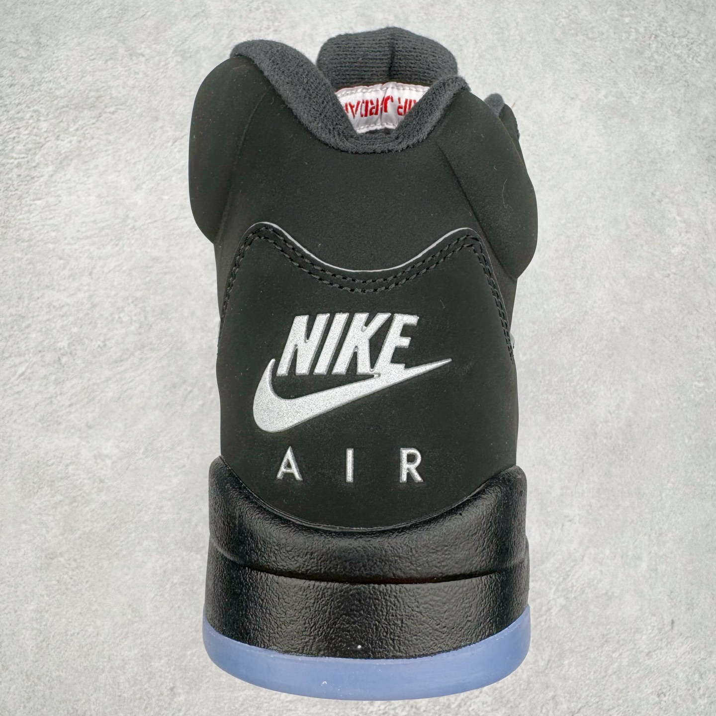 图片[8]-＃NC版 Air Jordan AJ5 “Black Metallic Reimagined” 黑银 HF3975-001 外贸订单 全套原纸板楦头开发 确保原汁原味 完美呈现五代版型 定制优质皮料 完美鞋型匹配公司货 正确TPU鞋舌锁扣 最新原厂底模 大底卡色咬花完美 鞋柜必备鞋款 终端现货供应 尺码：40 40.5 41 42 42.5 43 44 44.5 45 46 47.5-选品中心