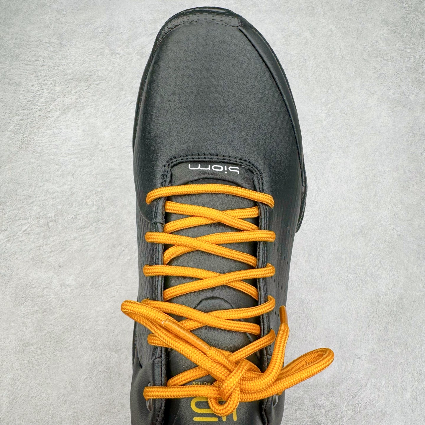 图片[4]-ECCO爱步男士15周年 运动休闲鞋 轻便缓震跑步鞋 健步BIOMC 市面最高版本 甄选优质皮面搭配纺织衬里，脚感柔软舒适，透气不闷脚 鞋舌及鞋垫上的周年LOGO设计 纪念属于BIOM的15载生机之旅 自然律动科技，符合人体工学鞋楦，贴近足部天然形态 直接注塑工艺连接鞋面与鞋底，一体成型，合脚稳固 橡胶外底适应多种形态，抓地耐磨，稳定支撑 都市探索 步履悠然 尺码：39 40 41 42 43 44 （正常码）-选品中心