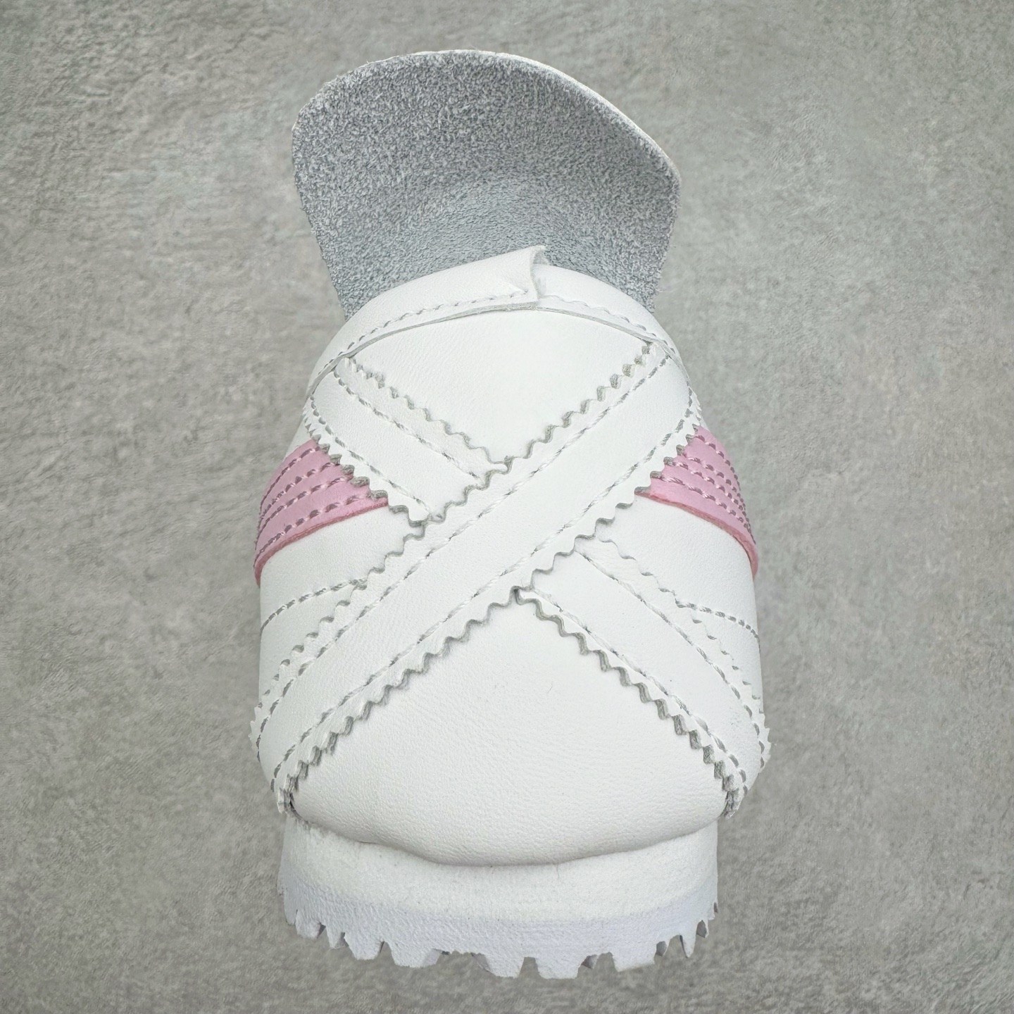 图片[8]-Patou x Onitsuka Tiger 鬼冢虎 MEXICO 66 BALLERINA WHITE/COTTON CANDY 舒适百搭 平跟 玛丽珍鞋 女款 白粉色 实拍调校N版已经零色差零失真 百分百还原实物色彩所见即所得 不存在货不对板色差等低级问题 选购参考实物拍摄 不混卖不参货 只用心做好货严格选品 承诺混一赔十 尺码：36 36.5 37.5 38 38.5 39 40 40.5 41 42 42.5 43 44 44.5 45-选品中心