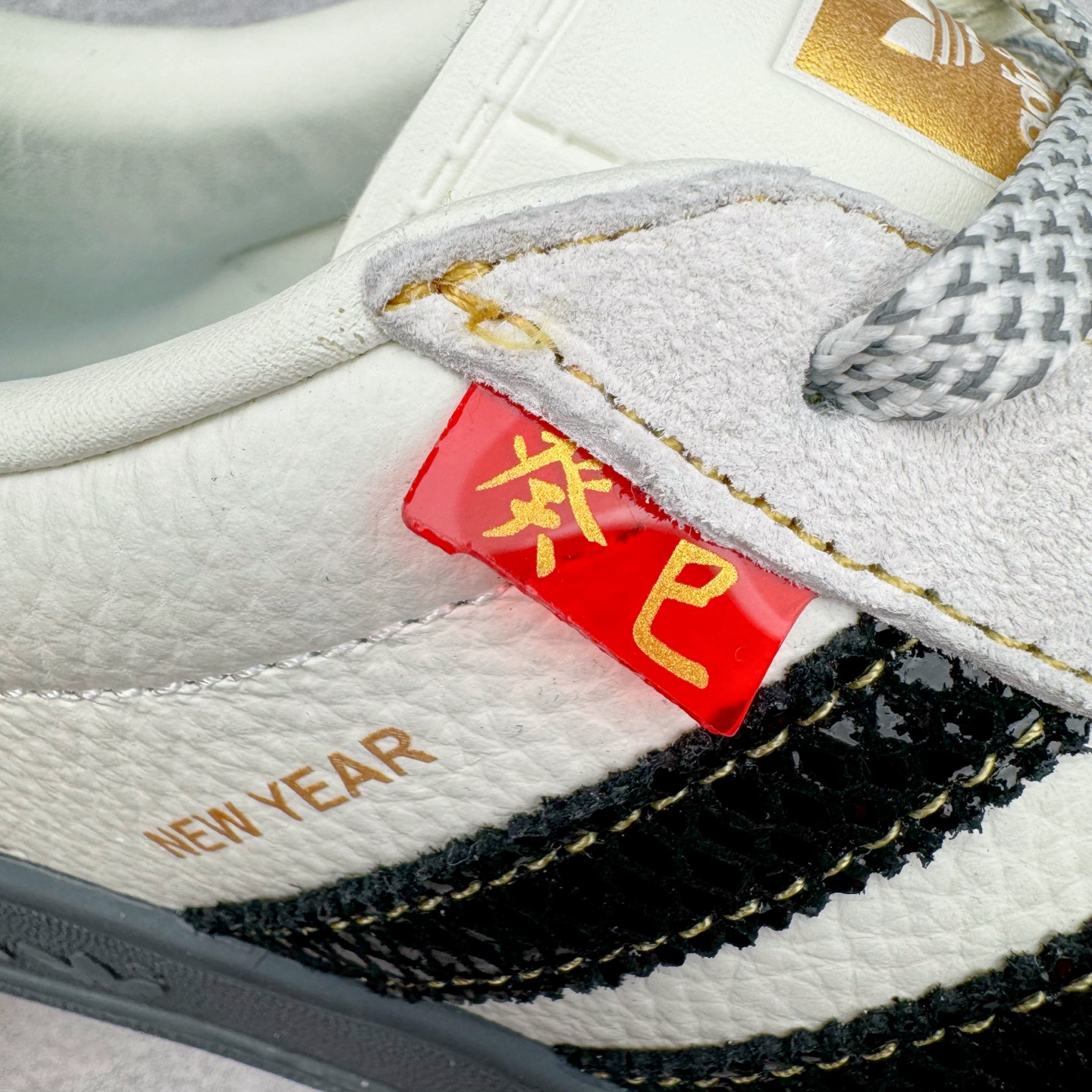 图片[16]-AD Gazelle Indoor Trainers 羚羊内训系列低帮复古百搭休闲运动德训风板鞋 CH6336 90年代经典的复刻版！自60年代以足球训练鞋面世以来,Gazelle就以其经典设计席卷全球。1991年版本的复刻,再造经典Gazelle。采用皮革打造,搭配浊色细节,让这款经典更加简约。尺码：36 36⅔ 37⅓ 38 38⅔ 39⅓ 40 40⅔ 41⅓ 42 42⅔ 43⅓ 44 44⅔ 45-选品中心