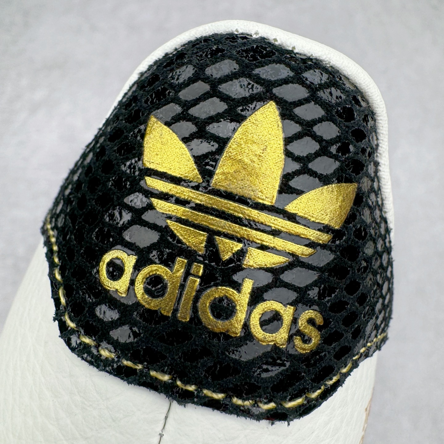 图片[13]-AD Gazelle Indoor Trainers 羚羊内训系列低帮复古百搭休闲运动德训风板鞋 CH6336 90年代经典的复刻版！自60年代以足球训练鞋面世以来,Gazelle就以其经典设计席卷全球。1991年版本的复刻,再造经典Gazelle。采用皮革打造,搭配浊色细节,让这款经典更加简约。尺码：36 36⅔ 37⅓ 38 38⅔ 39⅓ 40 40⅔ 41⅓ 42 42⅔ 43⅓ 44 44⅔ 45-选品中心