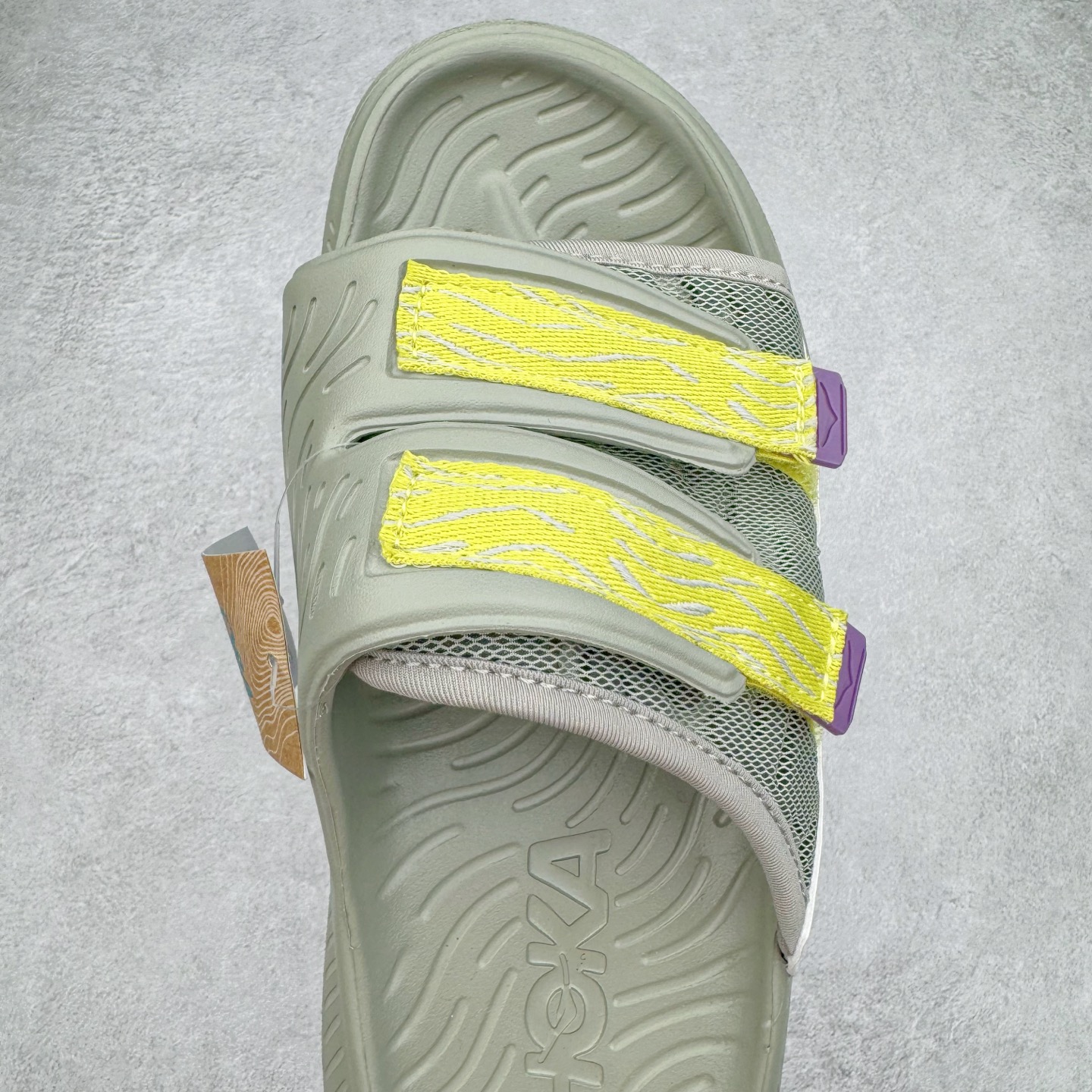 图片[4]-HOKA ONE ONE ORA Luxe 减震轻便舒缓运动 EVA 防滑一字拖鞋 男女同款 实拍调校N版已经零色差零失真 百分百还原实物色彩所见即所得 不存在货不对板色差等低级问题 选购参考实物拍摄 不混卖不参货 只用心做好货严格选品 承诺混一赔十 尺码：36 36.5 37.5 38 38.5 39 40 40.5 41 42 42.5 43 44 44.5 45-选品中心