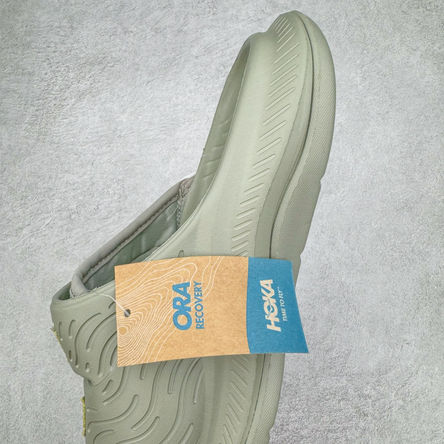 图片[7]-HOKA ONE ONE ORA Luxe 减震轻便舒缓运动 EVA 防滑一字拖鞋 男女同款 实拍调校N版已经零色差零失真 百分百还原实物色彩所见即所得 不存在货不对板色差等低级问题 选购参考实物拍摄 不混卖不参货 只用心做好货严格选品 承诺混一赔十 尺码：36 36.5 37.5 38 38.5 39 40 40.5 41 42 42.5 43 44 44.5 45-选品中心