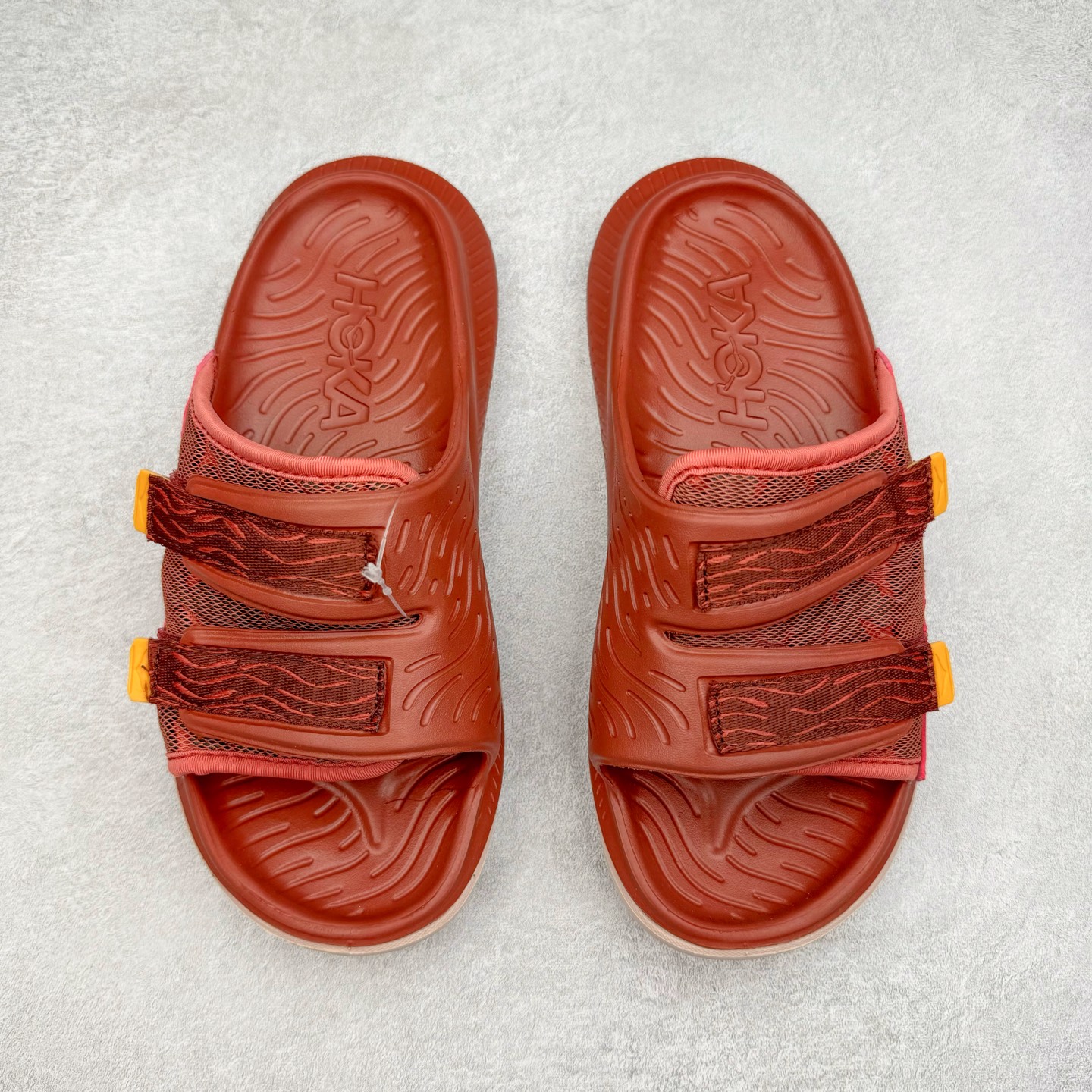 图片[2]-HOKA ONE ONE ORA Luxe 减震轻便舒缓运动 EVA 防滑一字拖鞋 男女同款 实拍调校N版已经零色差零失真 百分百还原实物色彩所见即所得 不存在货不对板色差等低级问题 选购参考实物拍摄 不混卖不参货 只用心做好货严格选品 承诺混一赔十 尺码：36 36.5 37.5 38 38.5 39 40 40.5 41 42 42.5 43 44 44.5 45-选品中心