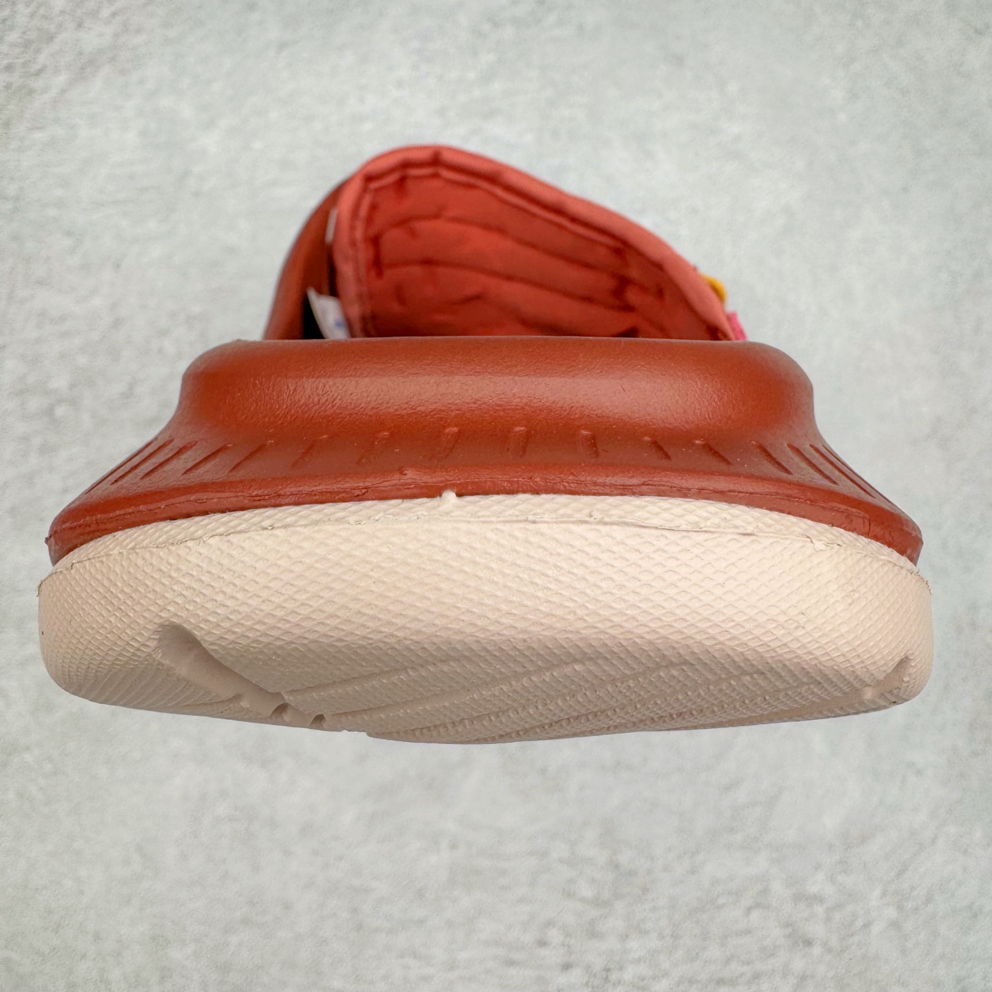 图片[8]-HOKA ONE ONE ORA Luxe 减震轻便舒缓运动 EVA 防滑一字拖鞋 男女同款 实拍调校N版已经零色差零失真 百分百还原实物色彩所见即所得 不存在货不对板色差等低级问题 选购参考实物拍摄 不混卖不参货 只用心做好货严格选品 承诺混一赔十 尺码：36 36.5 37.5 38 38.5 39 40 40.5 41 42 42.5 43 44 44.5 45-选品中心