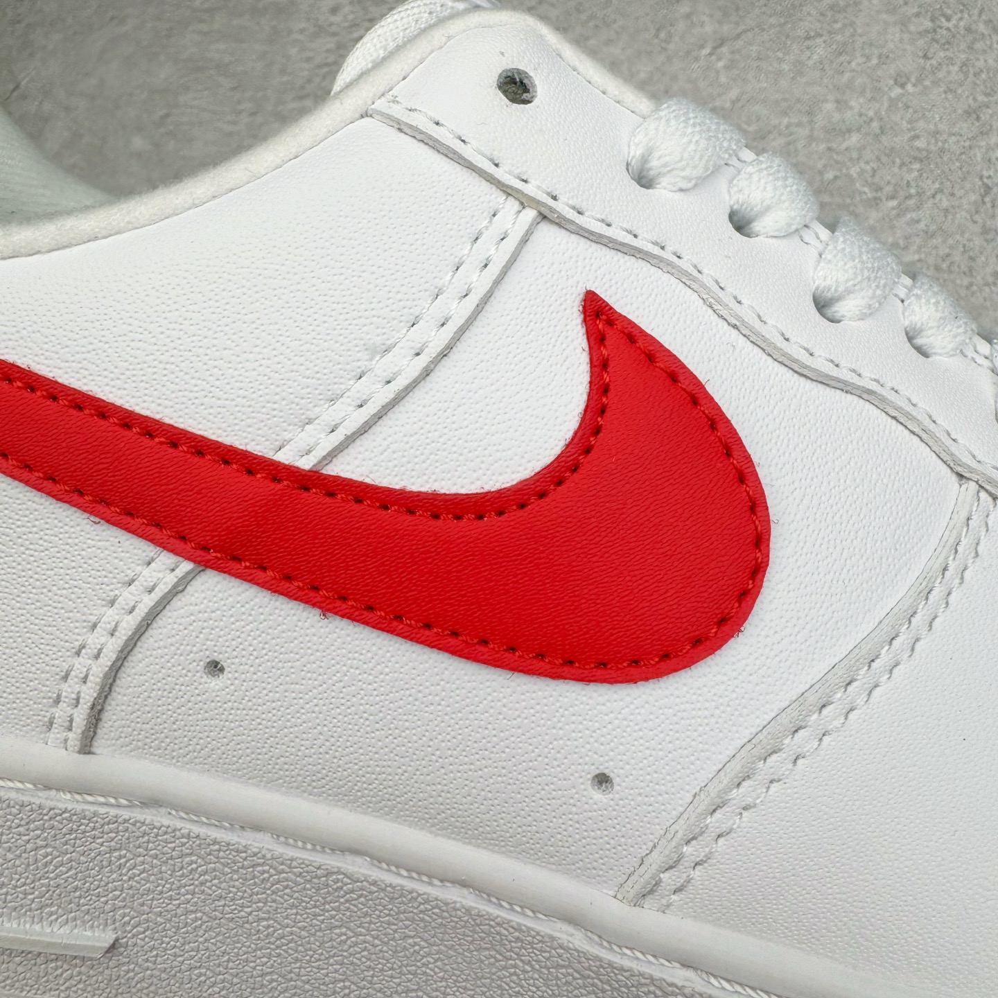 ＃福利特价‼️
Supreme X NK AIR Force 1 Low 空军一号联名 白红 CU922