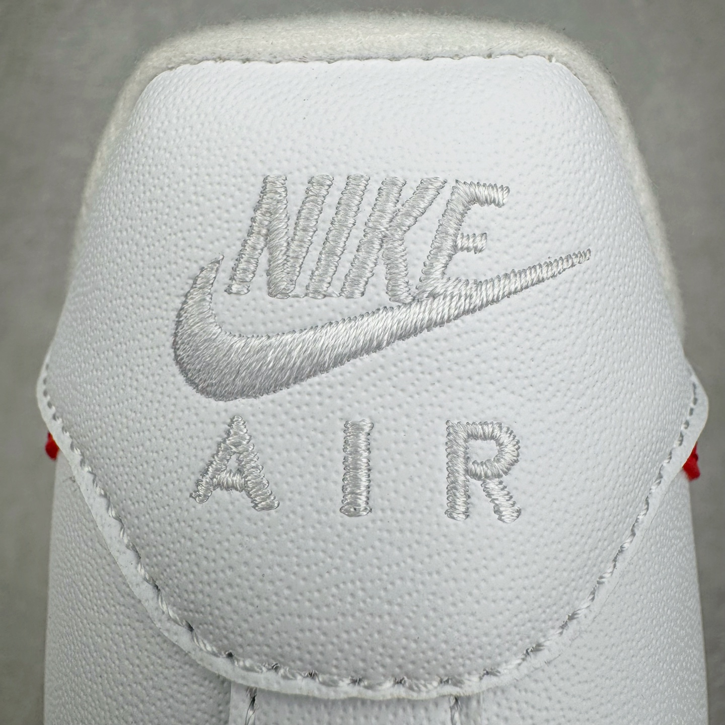 ＃福利特价‼️
Supreme X NK AIR Force 1 Low 空军一号联名 白红 CU922