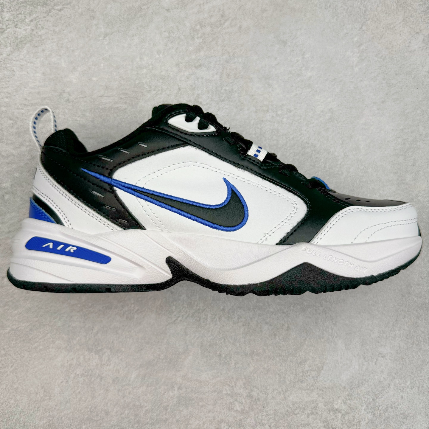 NK Air Monarch IV M2K Tekno 复古运动老爹鞋 正确原楦开发版型 内置Air气垫版本 细节完美还原 复古潮流优质皮革打造鞋面 夸张流线极符 风靡老爹元素 外形延续当下潮流得未来感老爹鞋 设计干净配色风格也带有浓郁的复古感受 极为独特 货号：415445-002 尺码：36 36.5 37.5 38 38.5 39 40 40.5 41 42 42.5 43 44 44.5 45-选品中心