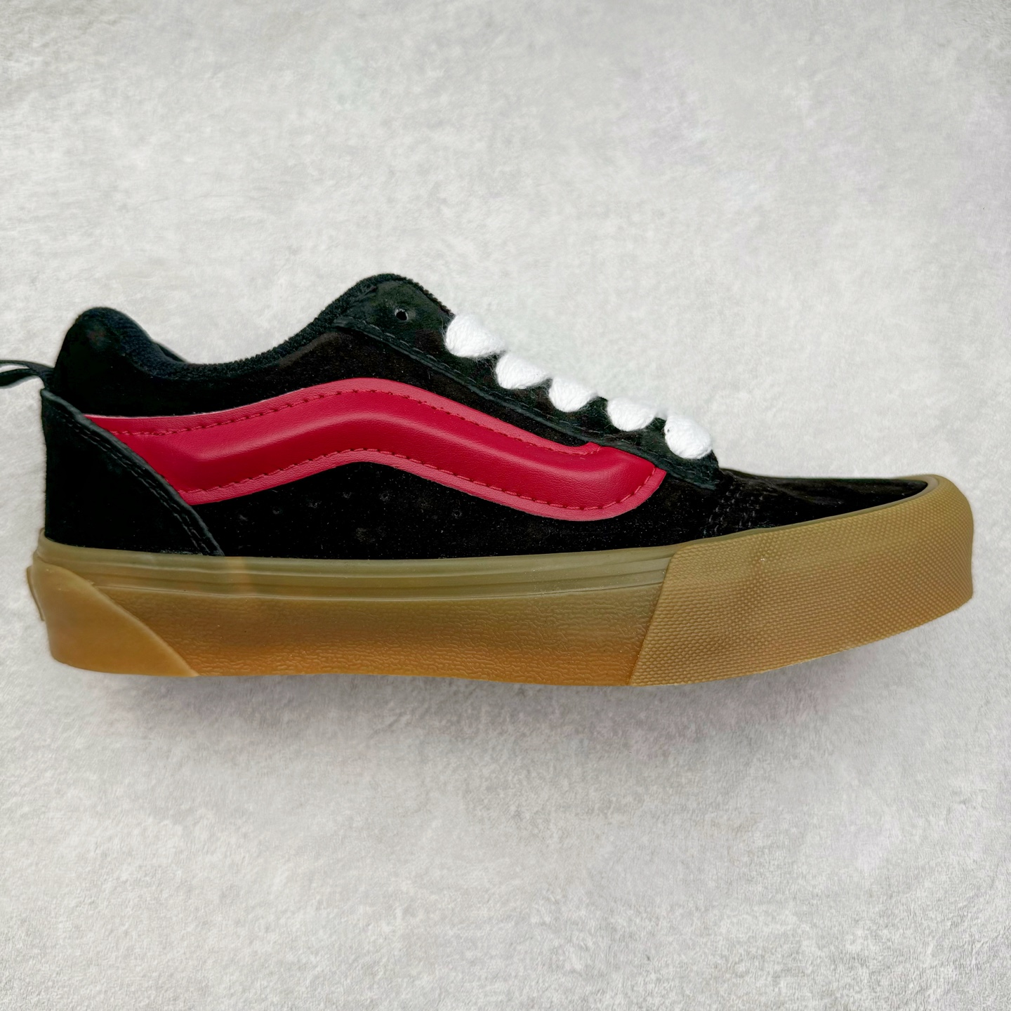 Vans Knu Skool 面包鞋 范斯官方 复古休闲帆布硫化鞋 减龄可爱蜜桃黑火龙果 春日出街必备 尺码：35 36 36.5 37 38 38.5 39 40 40.5 41 42 42.5 43 44 45 工艺：硫化1：1（重量1：1、真标、原钢印、材质标、鞋型标、合格证）-选品中心