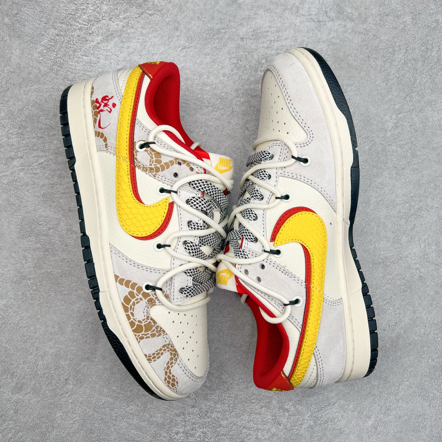 图片[3]-NK Dunk Low 定制配色 SJ2068-315 大厂出品 极力推荐 原装头层材料 独家版型蒸餾加工帶來的是更好的视觉和脚感体验大厂纯原品质出货 清洁度 电绣工艺 皮料切割干净无任何毛边 细节完美 实拍调校N版已经零色差零失真 百分百还原实物色彩所见即所得 不存在货不对板色差等低级问题 选购参考实物拍摄 不混卖不参货 只用心做好货严格选品 承诺混一赔十 尺码：36 36.5 37.5 38 38.5 39 40 40.5 41 42 42.5 43 44 44.5 45-选品中心