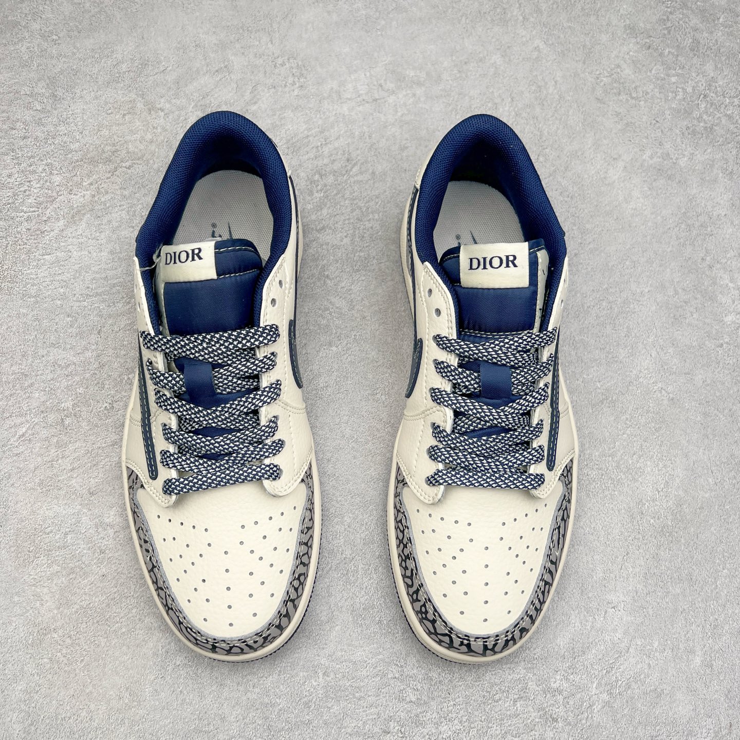 图片[2]-TS x Air Jordan AJ1 Low 倒钩低帮联名定制配色 CF3688-029 原厂内置气垫魔块 A模大底 头层小牛皮 鞋舌AJ原厂专用牛津布+AJ专用反口珍珠布+原厂无杂质高弹内里海棉+特殊封边弹力鞋带 实拍调校N版已经零色差零失真 百分百还原实物色彩所见即所得 不存在货不对板色差等低级问题 选购参考实物拍摄 不混卖不参货 只用心做好货严格选品 承诺混一赔十 尺码：36 36.5 37.5 38 38.5 39 40 40.5 41 42 42.5 43 44 44.5 45-选品中心