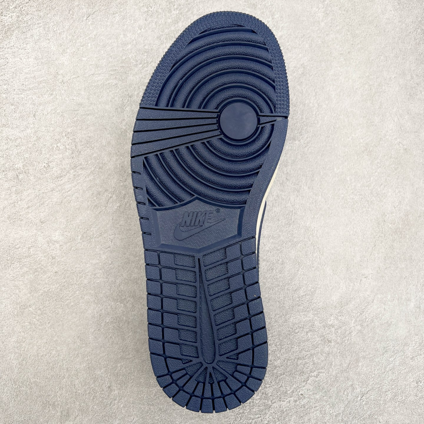 图片[9]-TS x Air Jordan AJ1 Low 倒钩低帮联名定制配色 CF3688-029 原厂内置气垫魔块 A模大底 头层小牛皮 鞋舌AJ原厂专用牛津布+AJ专用反口珍珠布+原厂无杂质高弹内里海棉+特殊封边弹力鞋带 实拍调校N版已经零色差零失真 百分百还原实物色彩所见即所得 不存在货不对板色差等低级问题 选购参考实物拍摄 不混卖不参货 只用心做好货严格选品 承诺混一赔十 尺码：36 36.5 37.5 38 38.5 39 40 40.5 41 42 42.5 43 44 44.5 45-选品中心