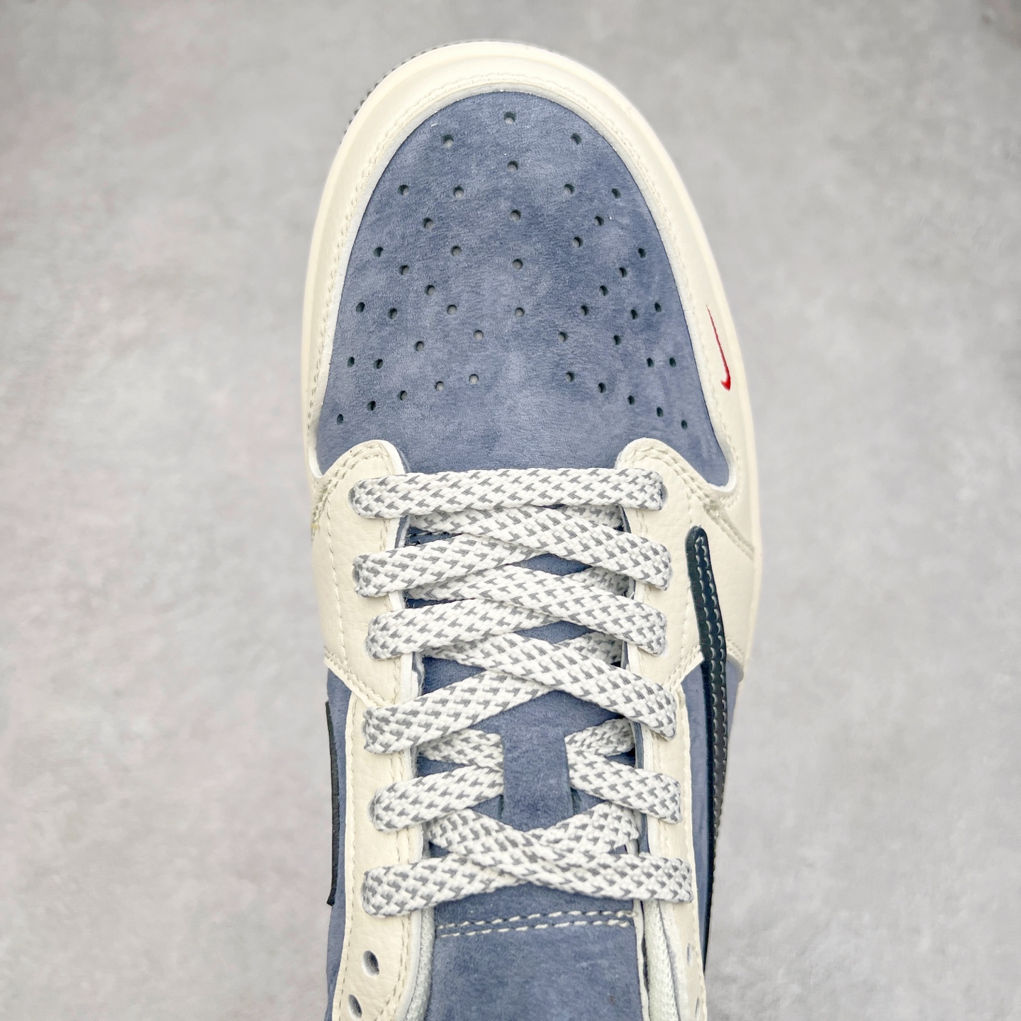 图片[4]-TS x Air Jordan AJ1 Low 倒钩低帮联名定制配色 XZ6188-578 原厂内置气垫魔块 A模大底 头层小牛皮 鞋舌AJ原厂专用牛津布+AJ专用反口珍珠布+原厂无杂质高弹内里海棉+特殊封边弹力鞋带 实拍调校N版已经零色差零失真 百分百还原实物色彩所见即所得 不存在货不对板色差等低级问题 选购参考实物拍摄 不混卖不参货 只用心做好货严格选品 承诺混一赔十 尺码：36 36.5 37.5 38 38.5 39 40 40.5 41 42 42.5 43 44 44.5 45-选品中心