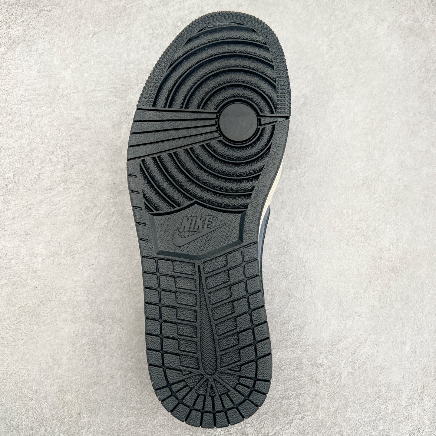 图片[9]-TS x Air Jordan AJ1 Low 倒钩低帮联名定制配色 XZ6188-578 原厂内置气垫魔块 A模大底 头层小牛皮 鞋舌AJ原厂专用牛津布+AJ专用反口珍珠布+原厂无杂质高弹内里海棉+特殊封边弹力鞋带 实拍调校N版已经零色差零失真 百分百还原实物色彩所见即所得 不存在货不对板色差等低级问题 选购参考实物拍摄 不混卖不参货 只用心做好货严格选品 承诺混一赔十 尺码：36 36.5 37.5 38 38.5 39 40 40.5 41 42 42.5 43 44 44.5 45-选品中心