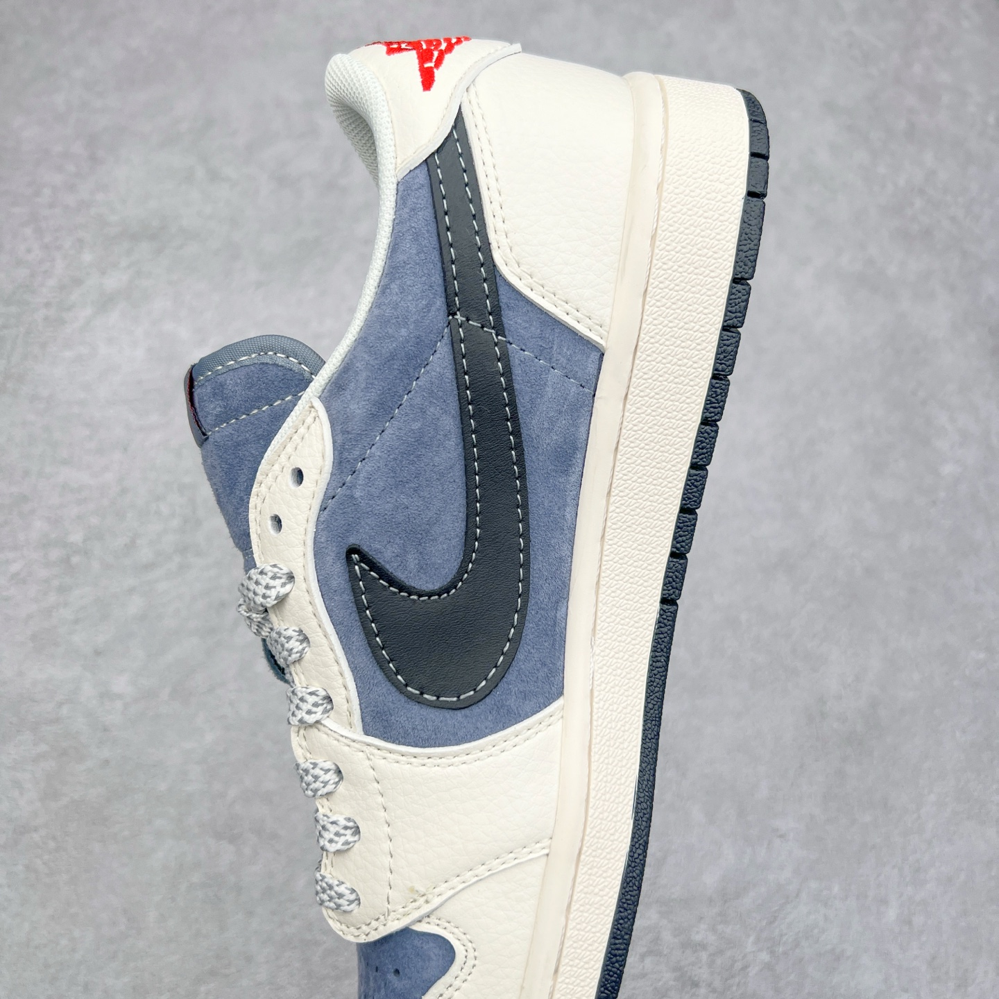 图片[7]-TS x Air Jordan AJ1 Low 倒钩低帮联名定制配色 XZ6188-578 原厂内置气垫魔块 A模大底 头层小牛皮 鞋舌AJ原厂专用牛津布+AJ专用反口珍珠布+原厂无杂质高弹内里海棉+特殊封边弹力鞋带 实拍调校N版已经零色差零失真 百分百还原实物色彩所见即所得 不存在货不对板色差等低级问题 选购参考实物拍摄 不混卖不参货 只用心做好货严格选品 承诺混一赔十 尺码：36 36.5 37.5 38 38.5 39 40 40.5 41 42 42.5 43 44 44.5 45-选品中心