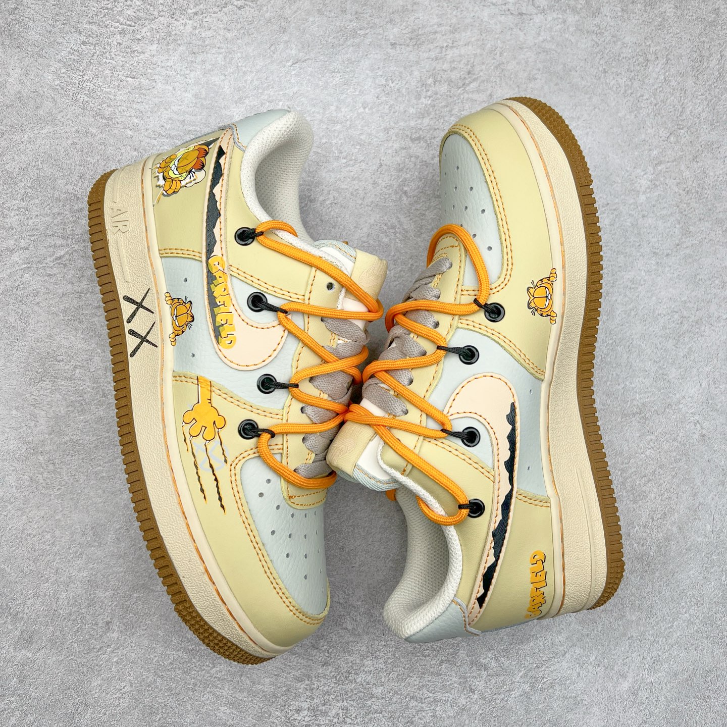 图片[3]-NK Air Force 1´07 Low 空军一号低帮百搭休闲运动板鞋 KS6896-111 柔软、弹性十足的缓震性能和出色的中底设计 横跨复古与现代的外型结合 造就出风靡全球 三十多年的Force 1 直到今天还深受青睐 实拍调校N版已经零色差零失真 百分百还原实物色彩所见即所得 不存在货不对板色差等低级问题 选购参考实物拍摄 不混卖不参货 只用心做好货严格选品 承诺混一赔十 尺码：36 36.5 37.5 38 38.5 39 40 40.5 41 42 42.5 43 44 44.5 45-选品中心