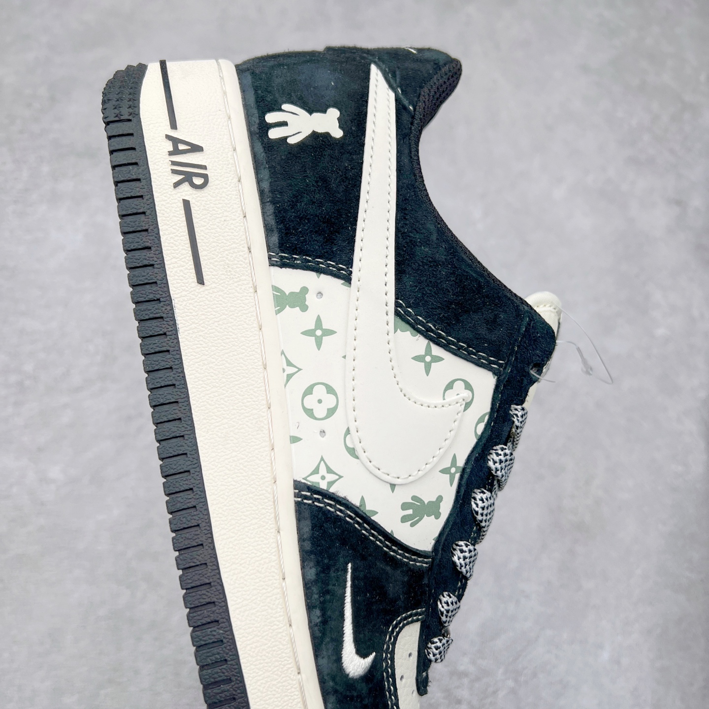 图片[6]-NK Air Force 1´07 Low 空军一号低帮百搭休闲运动板鞋 SJ9188-003 柔软、弹性十足的缓震性能和出色的中底设计 横跨复古与现代的外型结合 造就出风靡全球 三十多年的Force 1 直到今天还深受青睐 实拍调校N版已经零色差零失真 百分百还原实物色彩所见即所得 不存在货不对板色差等低级问题 选购参考实物拍摄 不混卖不参货 只用心做好货严格选品 承诺混一赔十 尺码：36 36.5 37.5 38 38.5 39 40 40.5 41 42 42.5 43 44 44.5 45-选品中心