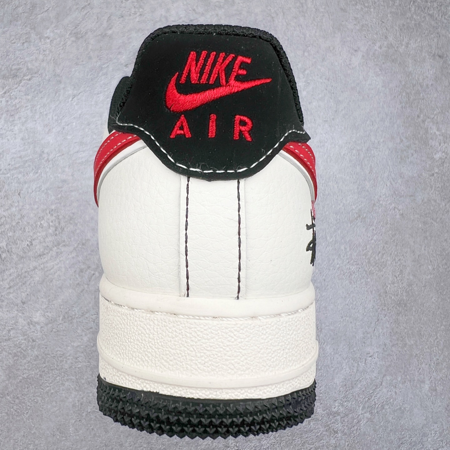 图片[8]-NK Air Force 1´07 Low 空军一号低帮百搭休闲运动板鞋 XS1958-518 柔软、弹性十足的缓震性能和出色的中底设计 横跨复古与现代的外型结合 造就出风靡全球 三十多年的Force 1 直到今天还深受青睐 实拍调校N版已经零色差零失真 百分百还原实物色彩所见即所得 不存在货不对板色差等低级问题 选购参考实物拍摄 不混卖不参货 只用心做好货严格选品 承诺混一赔十 尺码：36 36.5 37.5 38 38.5 39 40 40.5 41 42 42.5 43 44 44.5 45-选品中心