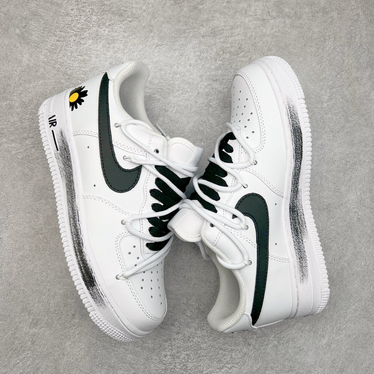 图片[3]-NK Air Force 1´07 Low 空军一号低帮百搭休闲运动板鞋 CK0316-060 柔软、弹性十足的缓震性能和出色的中底设计 横跨复古与现代的外型结合 造就出风靡全球 三十多年的Force 1 直到今天还深受青睐 实拍调校N版已经零色差零失真 百分百还原实物色彩所见即所得 不存在货不对板色差等低级问题 选购参考实物拍摄 不混卖不参货 只用心做好货严格选品 承诺混一赔十 尺码：36 36.5 37.5 38 38.5 39 40 40.5 41 42 42.5 43 44 44.5 45-选品中心