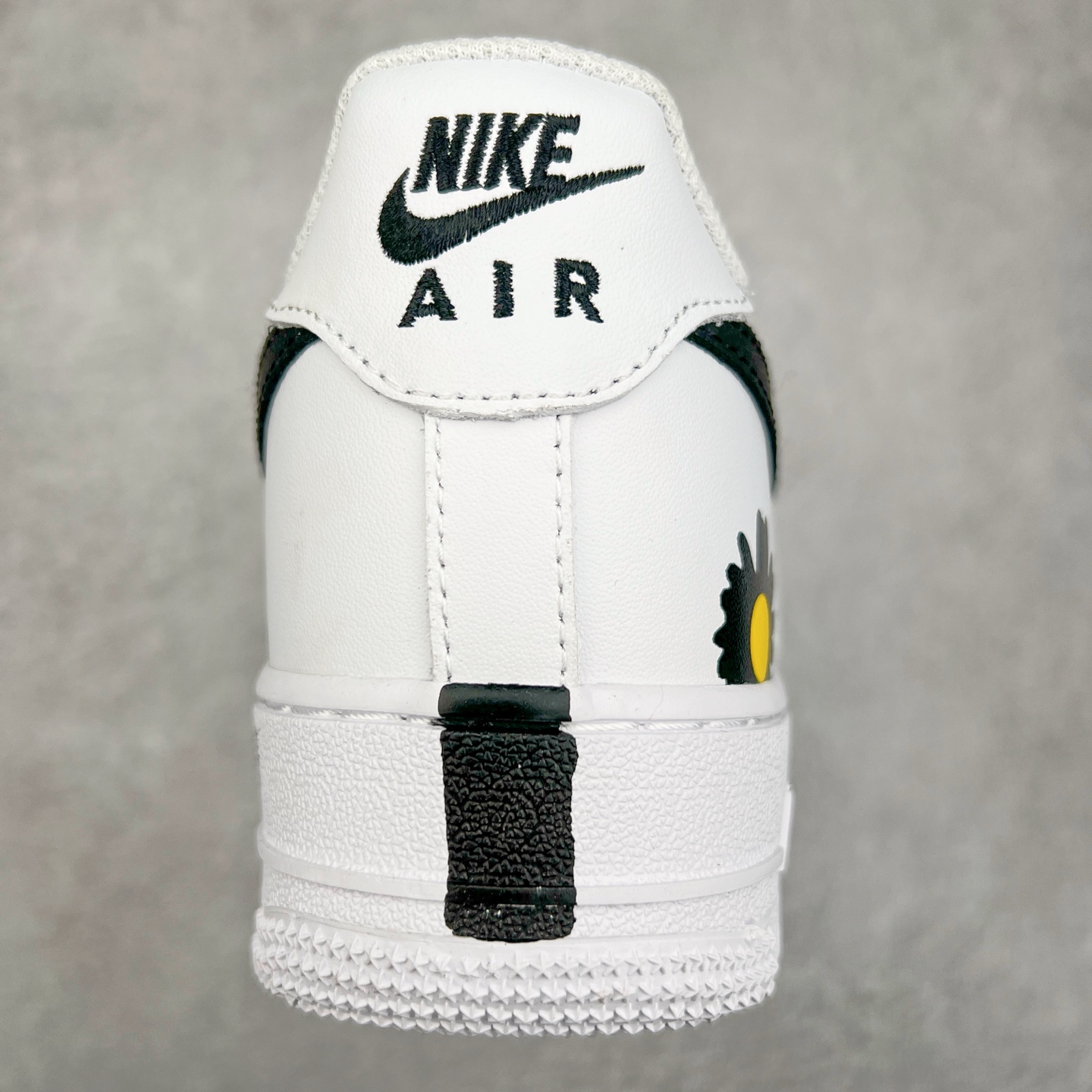 图片[8]-NK Air Force 1´07 Low 空军一号低帮百搭休闲运动板鞋 CK0316-060 柔软、弹性十足的缓震性能和出色的中底设计 横跨复古与现代的外型结合 造就出风靡全球 三十多年的Force 1 直到今天还深受青睐 实拍调校N版已经零色差零失真 百分百还原实物色彩所见即所得 不存在货不对板色差等低级问题 选购参考实物拍摄 不混卖不参货 只用心做好货严格选品 承诺混一赔十 尺码：36 36.5 37.5 38 38.5 39 40 40.5 41 42 42.5 43 44 44.5 45-选品中心