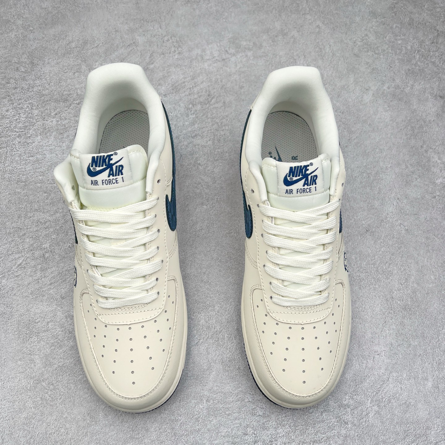 图片[2]-NK Air Force 1´07 Low 空军一号低帮百搭休闲运动板鞋 DF0188-037 柔软、弹性十足的缓震性能和出色的中底设计 横跨复古与现代的外型结合 造就出风靡全球 三十多年的Force 1 直到今天还深受青睐 实拍调校N版已经零色差零失真 百分百还原实物色彩所见即所得 不存在货不对板色差等低级问题 选购参考实物拍摄 不混卖不参货 只用心做好货严格选品 承诺混一赔十 尺码：36 36.5 37.5 38 38.5 39 40 40.5 41 42 42.5 43 44 44.5 45-选品中心