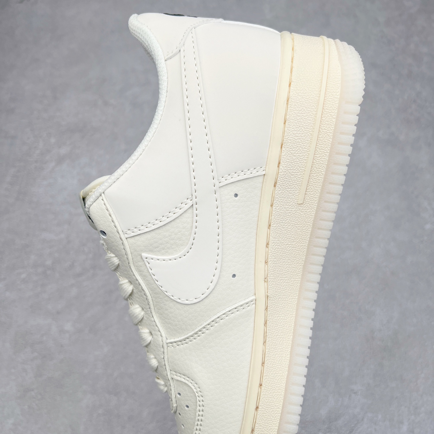 图片[7]-NK Air Force 1´07 Low 空军一号低帮百搭休闲运动板鞋 BB8588-226 柔软、弹性十足的缓震性能和出色的中底设计 横跨复古与现代的外型结合 造就出风靡全球 三十多年的Force 1 直到今天还深受青睐 实拍调校N版已经零色差零失真 百分百还原实物色彩所见即所得 不存在货不对板色差等低级问题 选购参考实物拍摄 不混卖不参货 只用心做好货严格选品 承诺混一赔十 尺码：36 36.5 37.5 38 38.5 39 40 40.5 41 42 42.5 43 44 44.5 45-选品中心