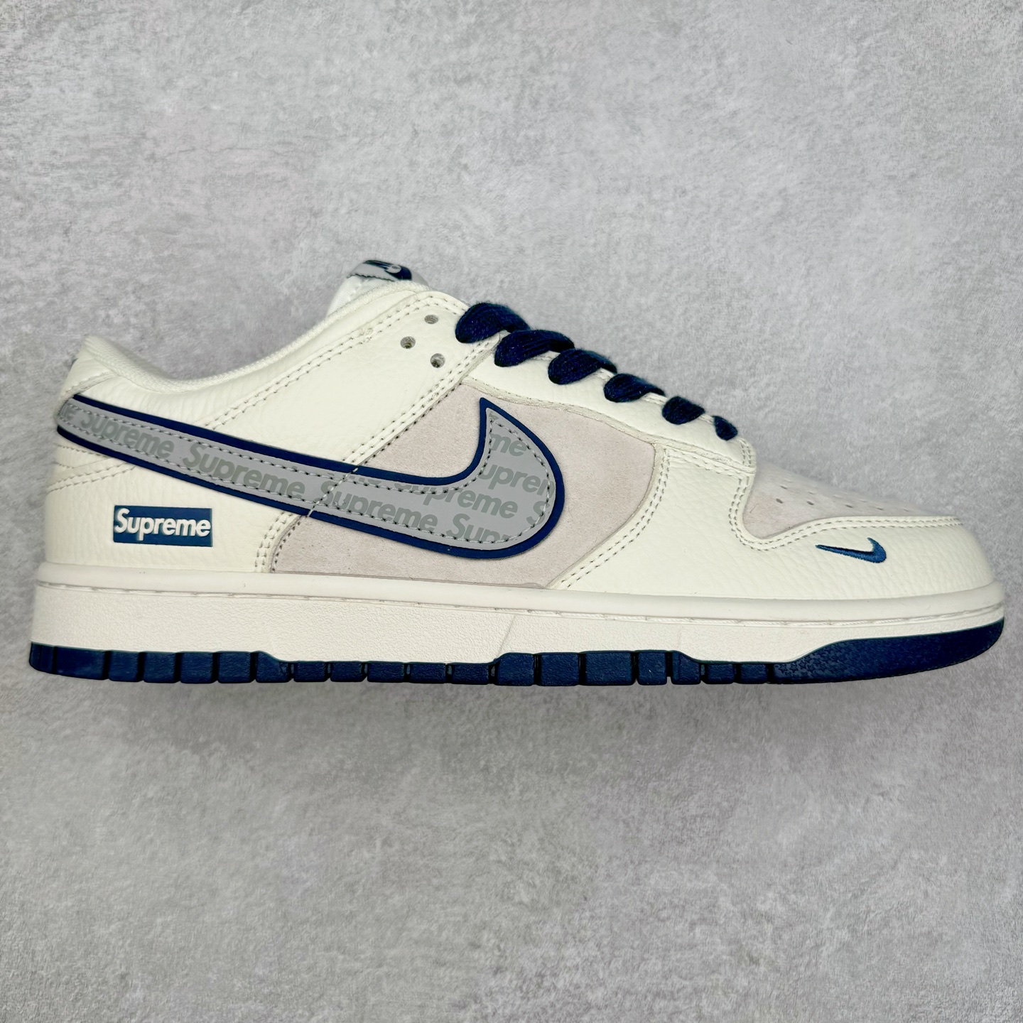 图片[2]-＃福利特价 NK Dunk Low 定制配色 大厂出品 极力推荐 原装头层材料 独家版型蒸餾加工帶來的是更好的视觉和脚感体验大厂纯原品质出货 清洁度 电绣工艺 皮料切割干净无任何毛边 细节完美 实拍调校N版已经零色差零失真 百分百还原实物色彩所见即所得 不存在货不对板色差等低级问题 选购参考实物拍摄 不混卖不参货 只用心做好货严格选品 承诺混一赔十 尺码：36 36.5 37.5 38 38.5 39 40 40.5 41 42 42.5 43 44 44.5 45 46-选品中心