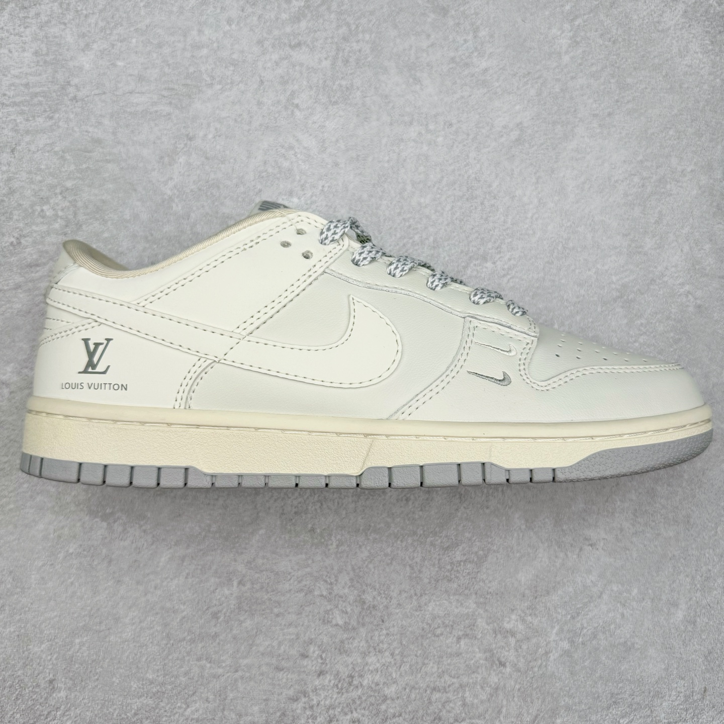 图片[9]-＃福利特价 NK Dunk Low 定制配色 大厂出品 极力推荐 原装头层材料 独家版型蒸餾加工帶來的是更好的视觉和脚感体验大厂纯原品质出货 清洁度 电绣工艺 皮料切割干净无任何毛边 细节完美 实拍调校N版已经零色差零失真 百分百还原实物色彩所见即所得 不存在货不对板色差等低级问题 选购参考实物拍摄 不混卖不参货 只用心做好货严格选品 承诺混一赔十 尺码：36 36.5 37.5 38 38.5 39 40 40.5 41 42 42.5 43 44 44.5 45 46-选品中心