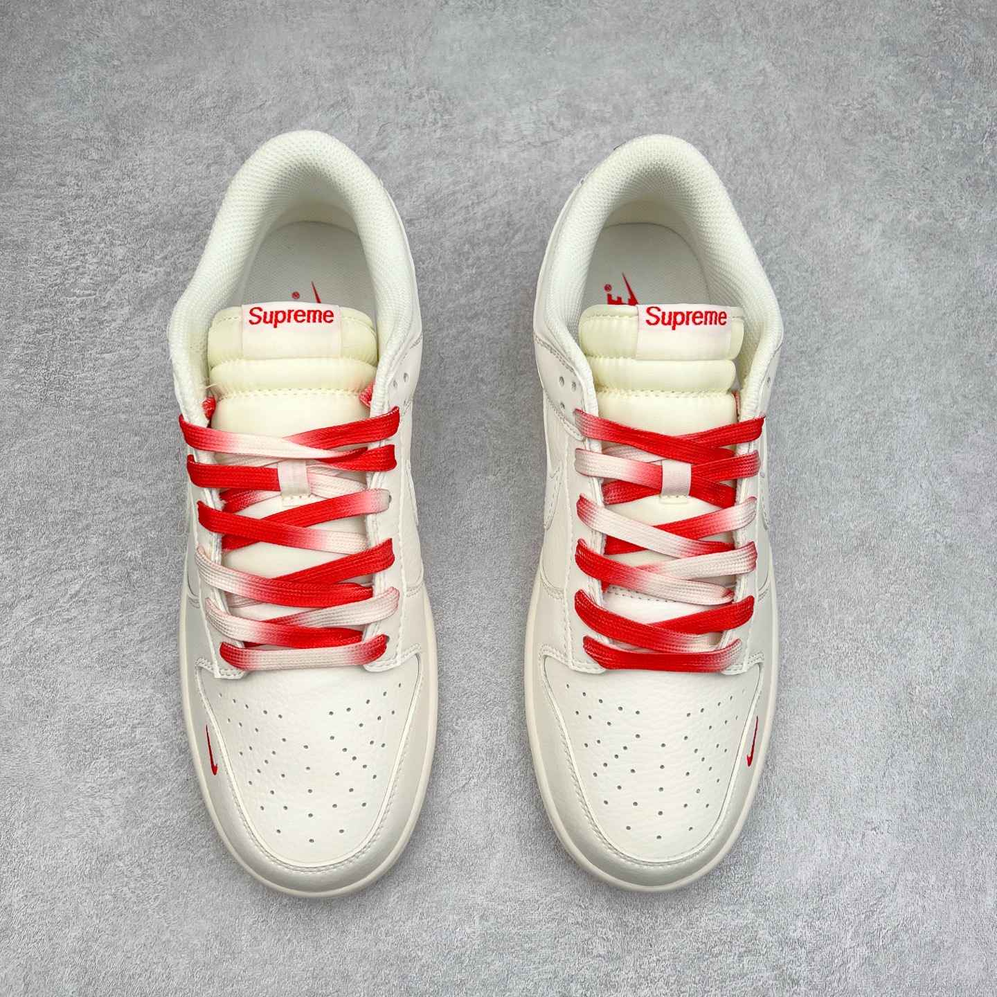 图片[2]-＃福利特价 NK Dunk Low 定制配色 大厂出品 极力推荐 原装头层材料 独家版型蒸餾加工帶來的是更好的视觉和脚感体验大厂纯原品质出货 清洁度 电绣工艺 皮料切割干净无任何毛边 细节完美 实拍调校N版已经零色差零失真 百分百还原实物色彩所见即所得 不存在货不对板色差等低级问题 选购参考实物拍摄 不混卖不参货 只用心做好货严格选品 承诺混一赔十 尺码：36 36.5 37.5 38 38.5 39 40 40.5 41 42 42.5 43 44 44.5 45 46-选品中心