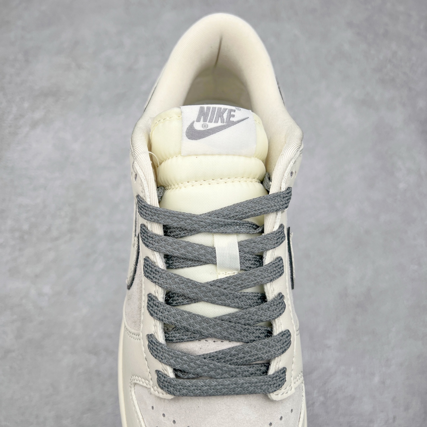 图片[5]-＃福利特价 NK Dunk Low 定制配色 大厂出品 极力推荐 原装头层材料 独家版型蒸餾加工帶來的是更好的视觉和脚感体验大厂纯原品质出货 清洁度 电绣工艺 皮料切割干净无任何毛边 细节完美 实拍调校N版已经零色差零失真 百分百还原实物色彩所见即所得 不存在货不对板色差等低级问题 选购参考实物拍摄 不混卖不参货 只用心做好货严格选品 承诺混一赔十 尺码：36 36.5 37.5 38 38.5 39 40 40.5 41 42 42.5 43 44 44.5 45 46-选品中心